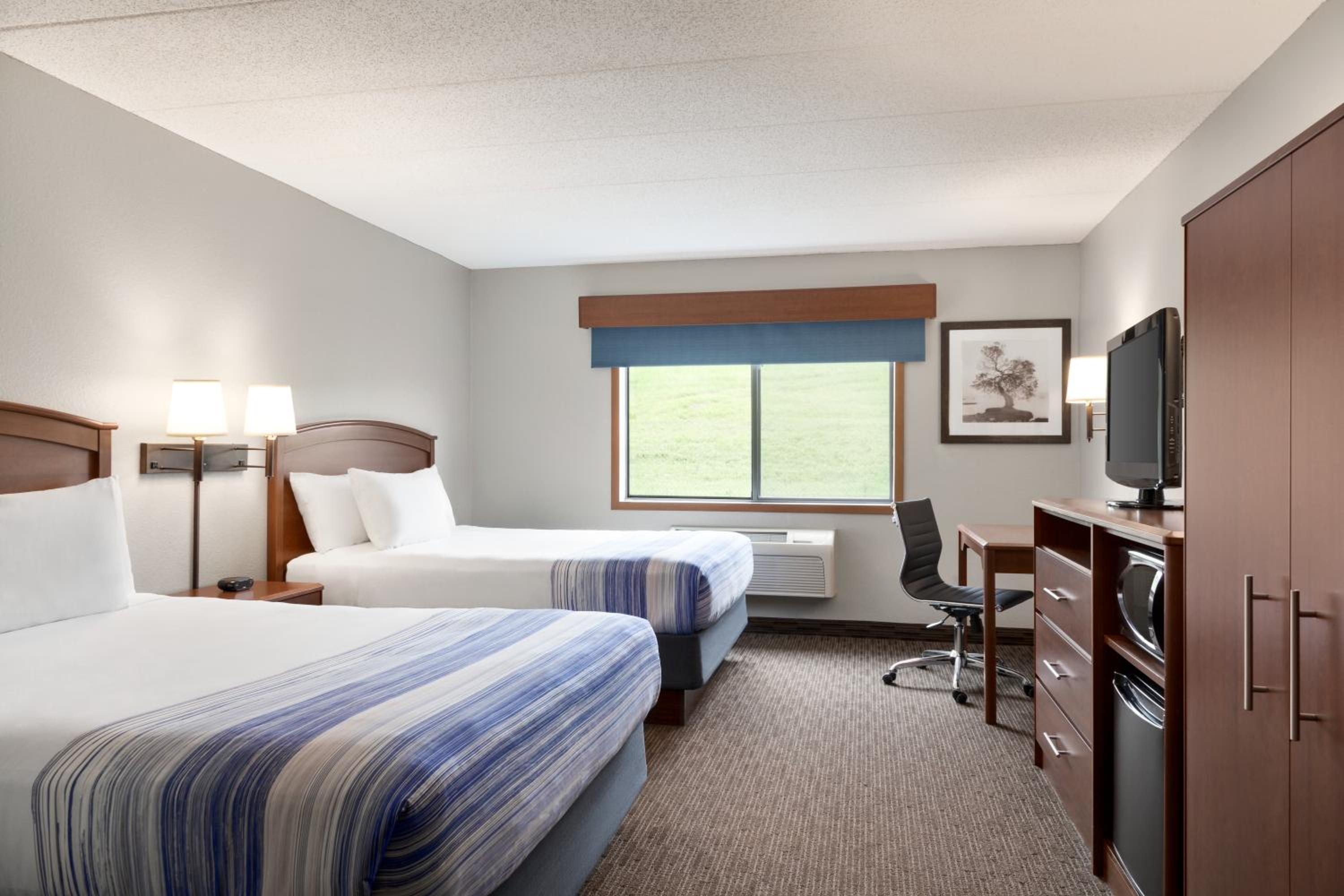 Queen Room with Two Queen Beds - Mobility Access/Non-Smoking - Photo 1
