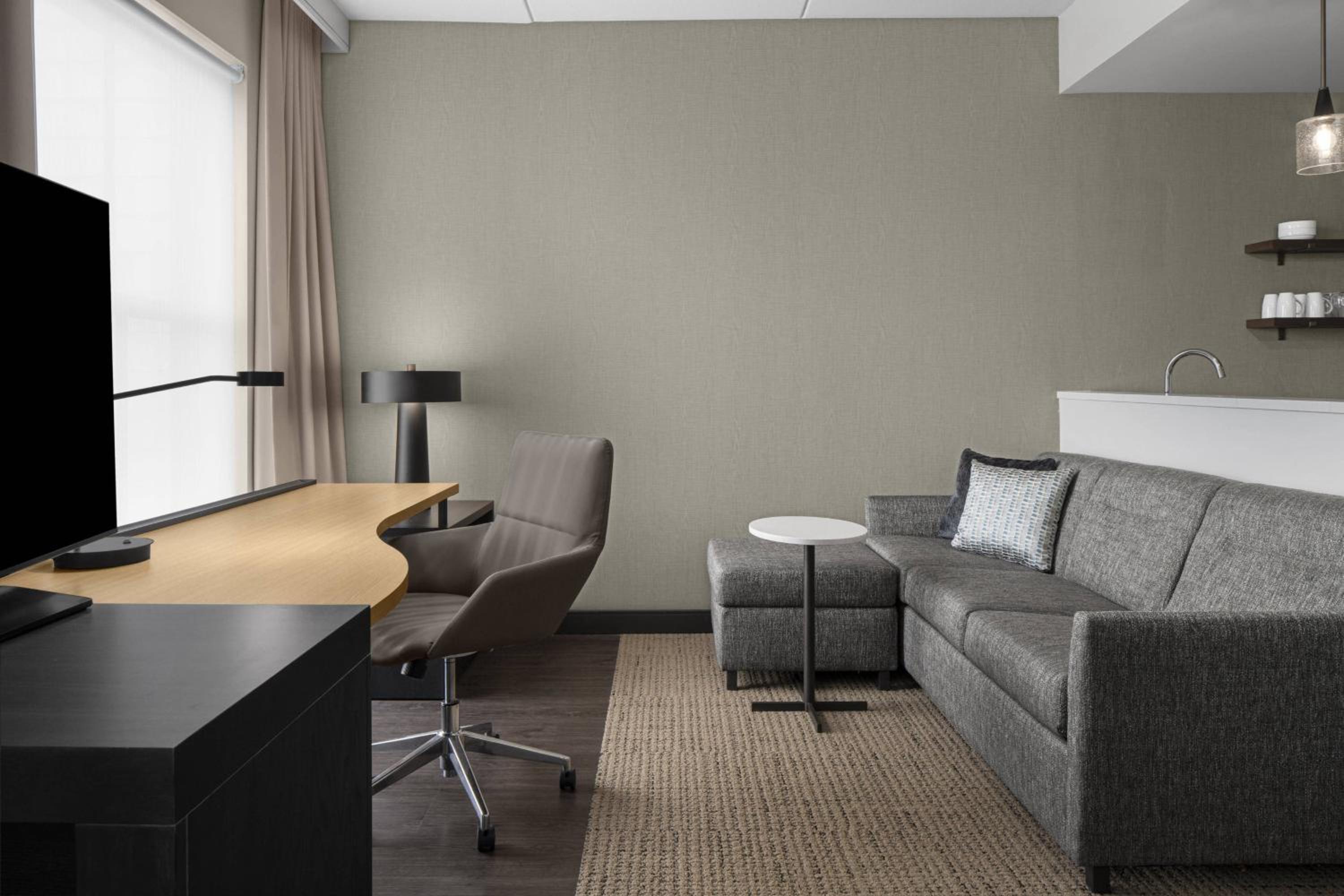 King Studio Suite with Sofa Bed - Photo 3