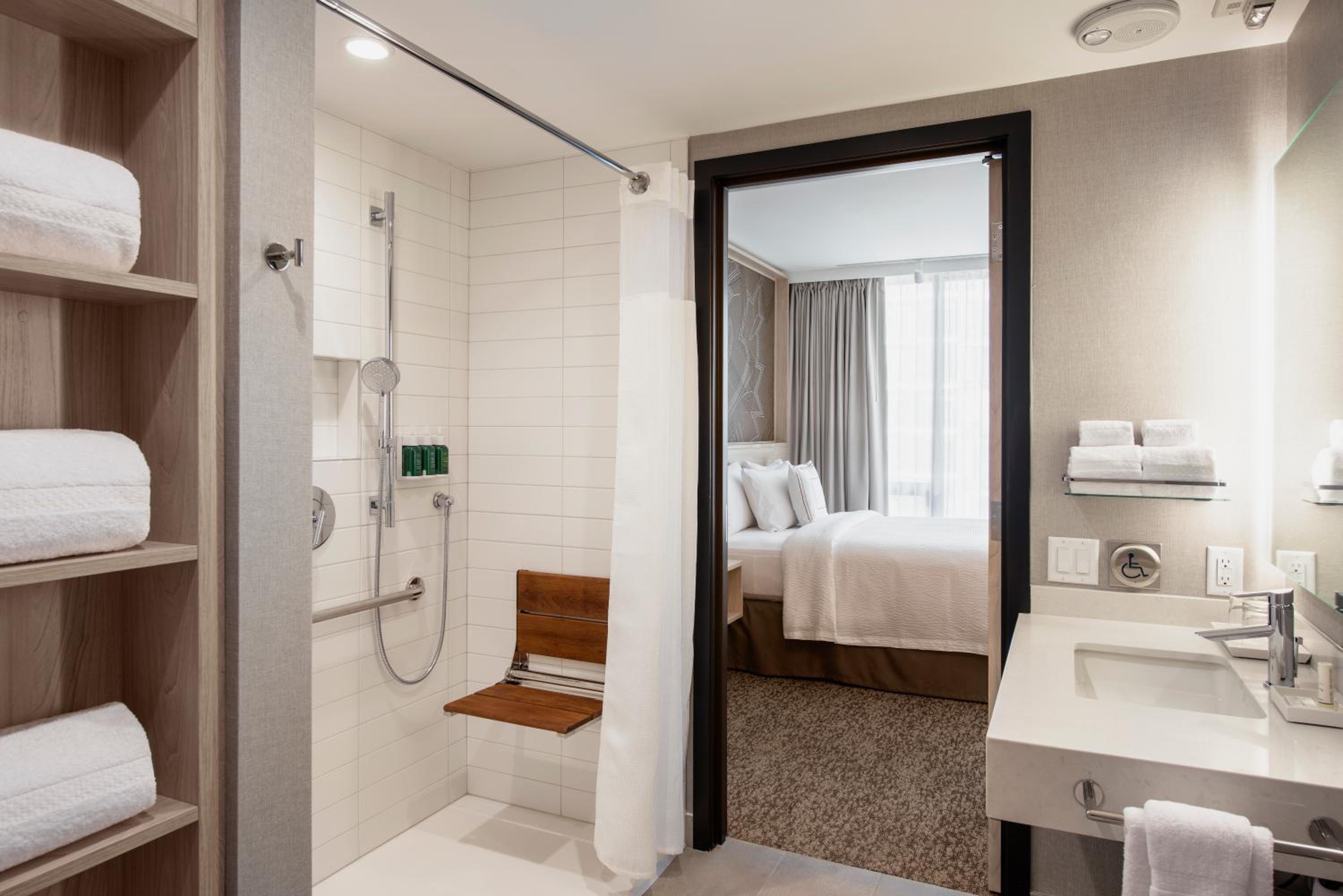 Accessible, Studio, 1 Queen, Sofa bed