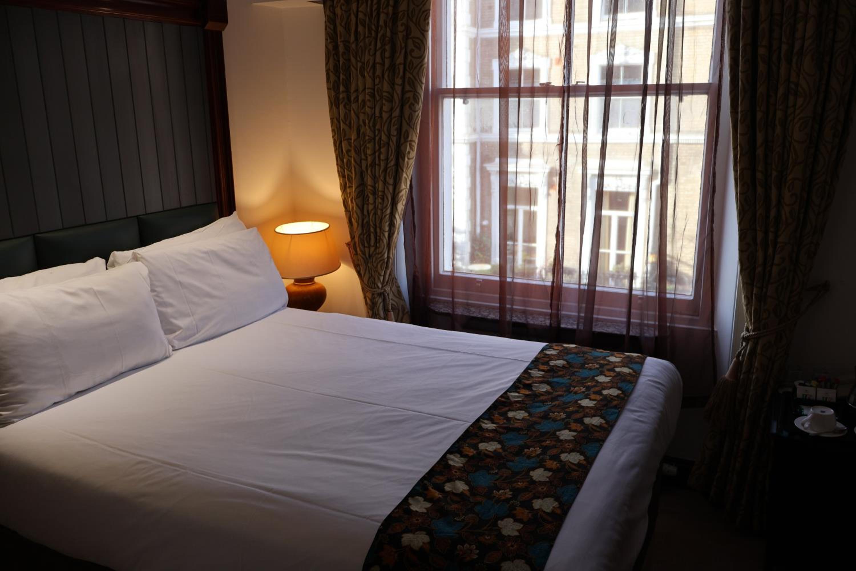 Standard Double Room photo 2