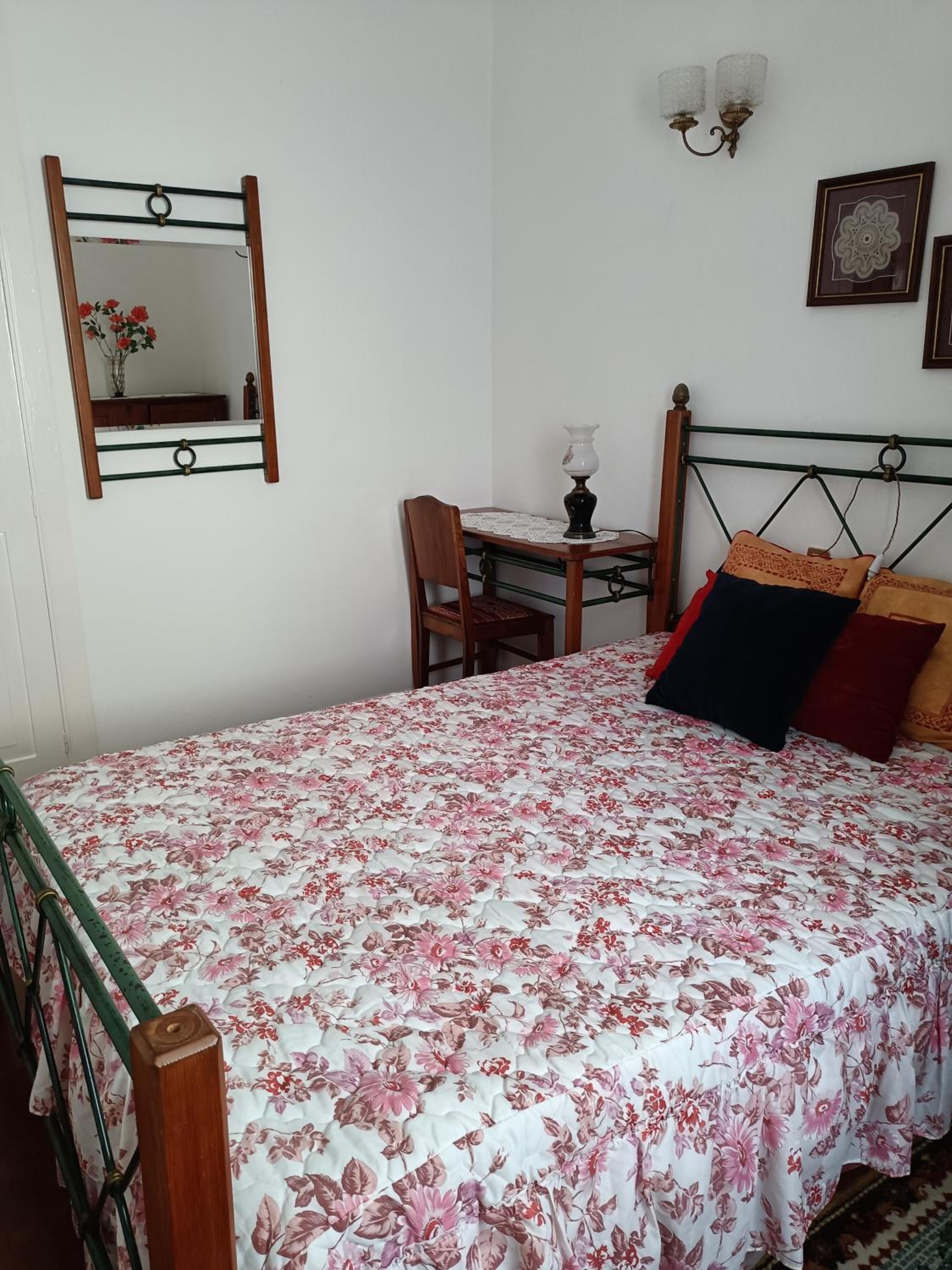 Three-Bedroom House photo 3