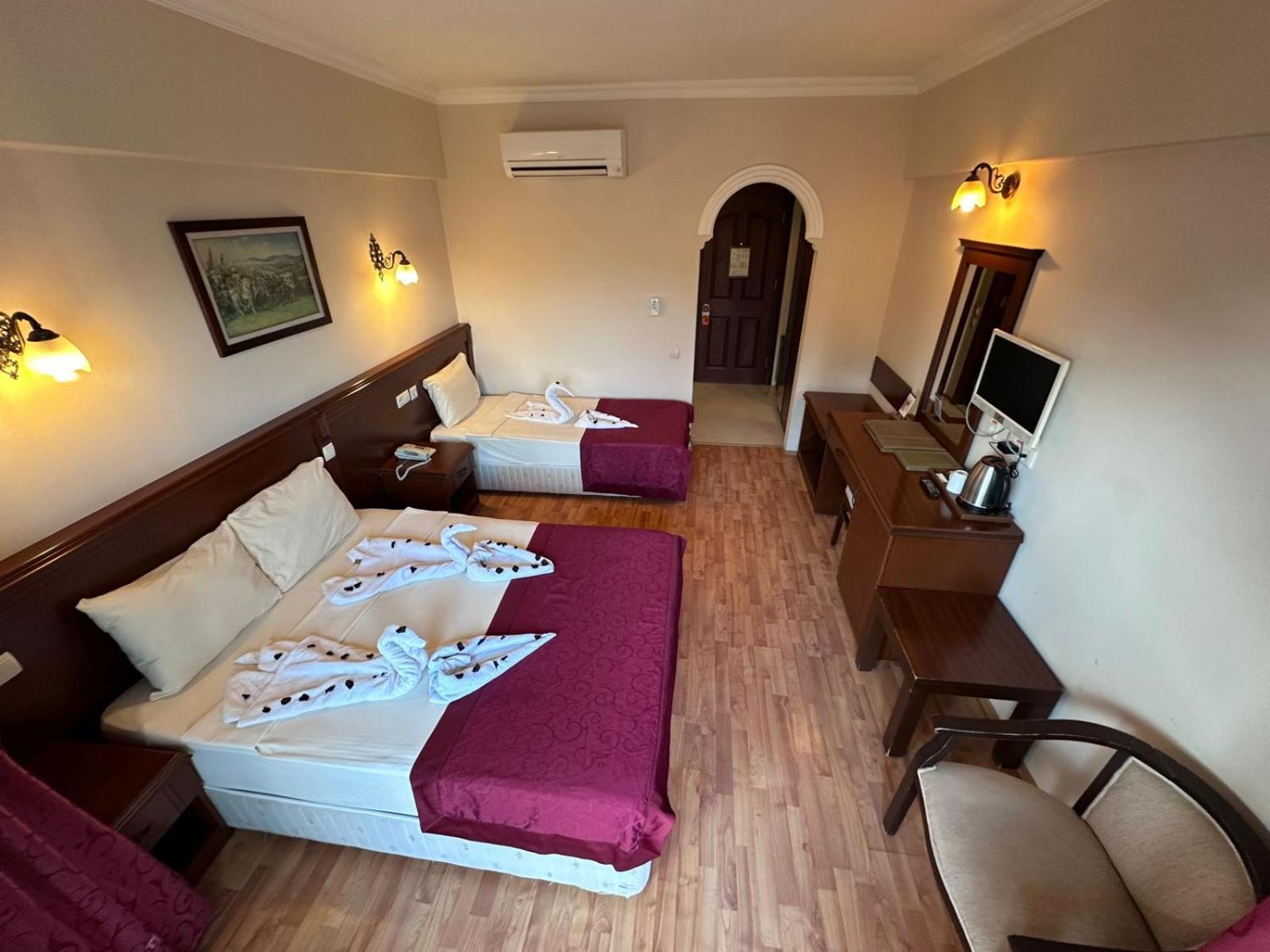 Triple Room with Balcony, photo 7