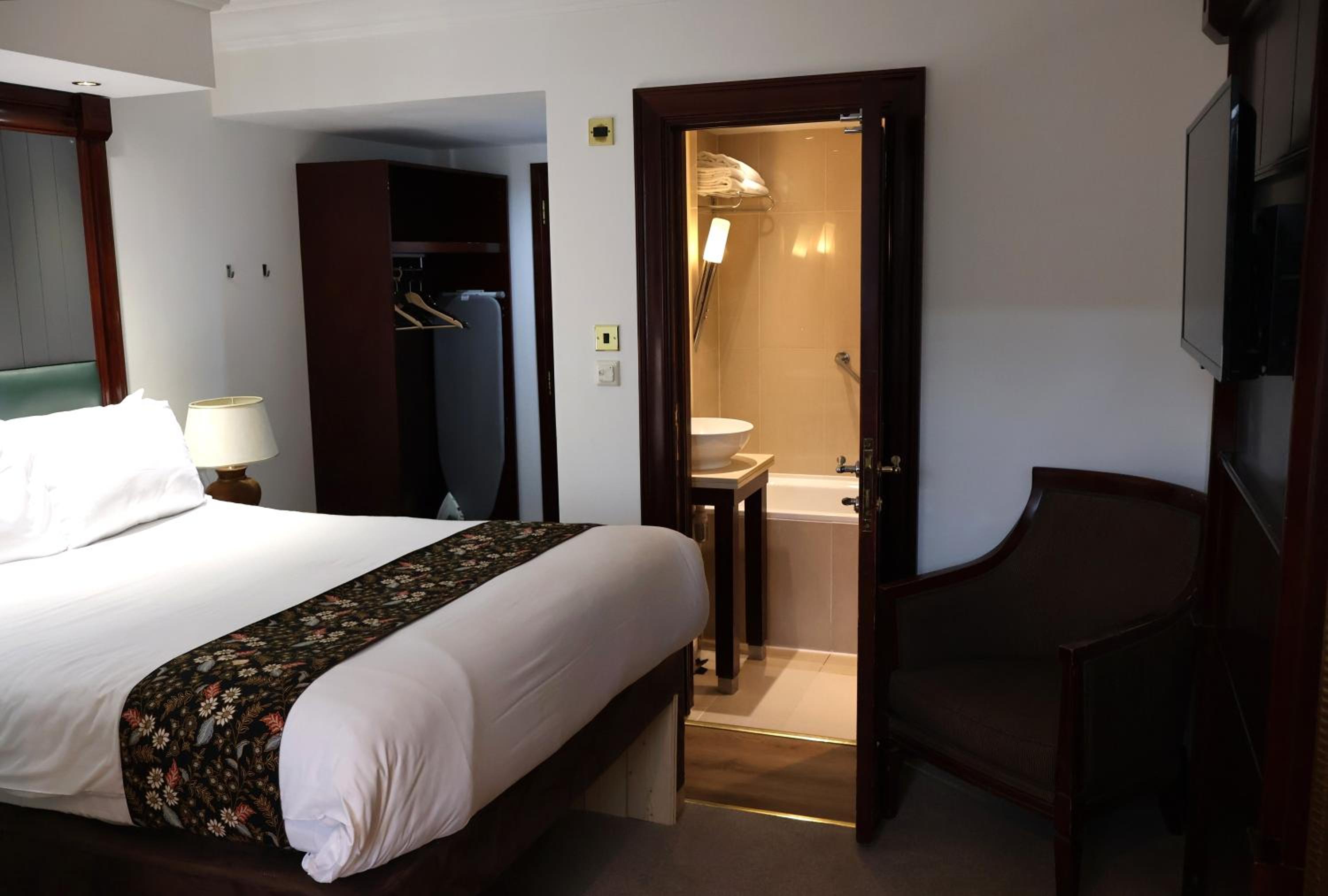 Deluxe Double Room photo 3