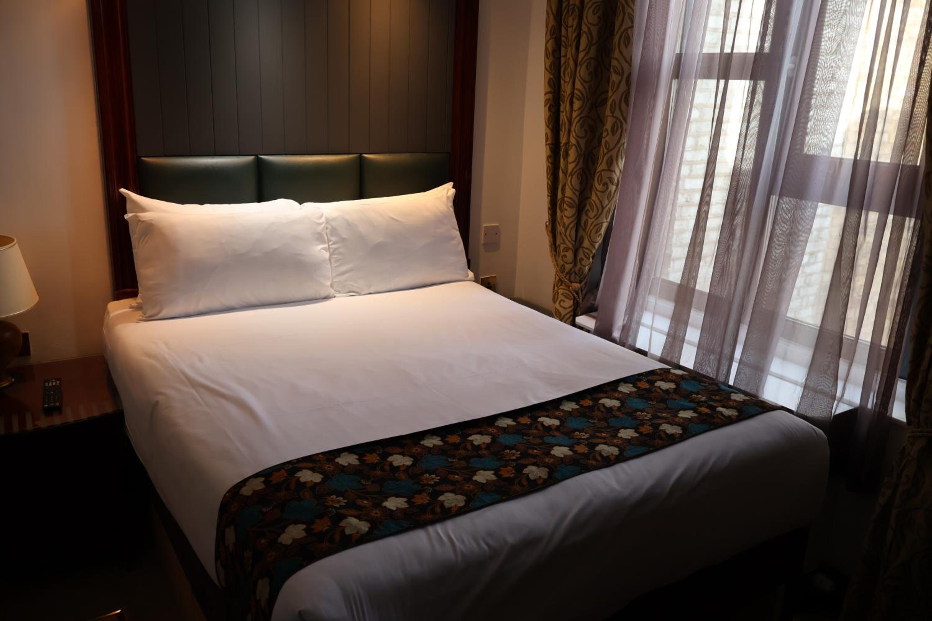 Deluxe Double Room photo 2