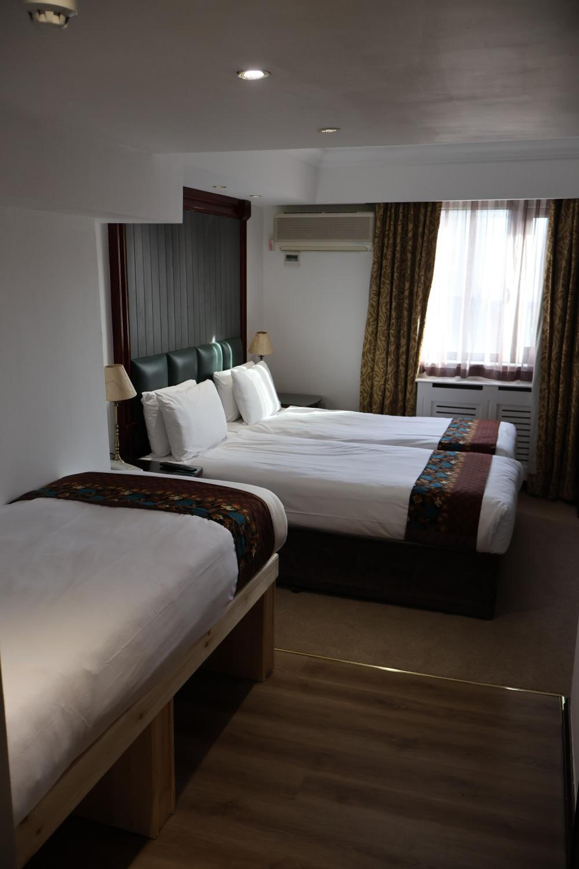 Deluxe Double Room photo 3