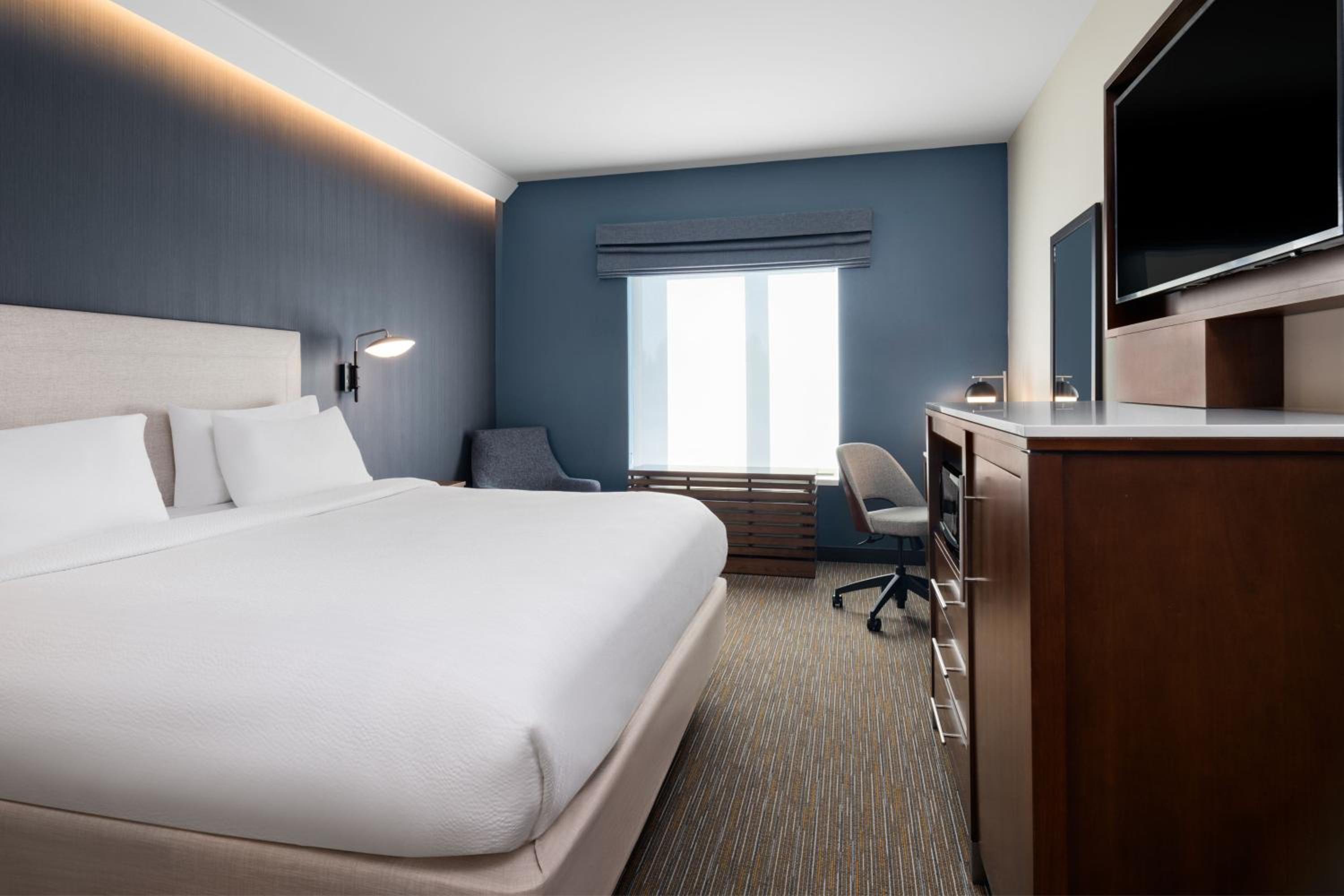 Standard King Room - Photo 1