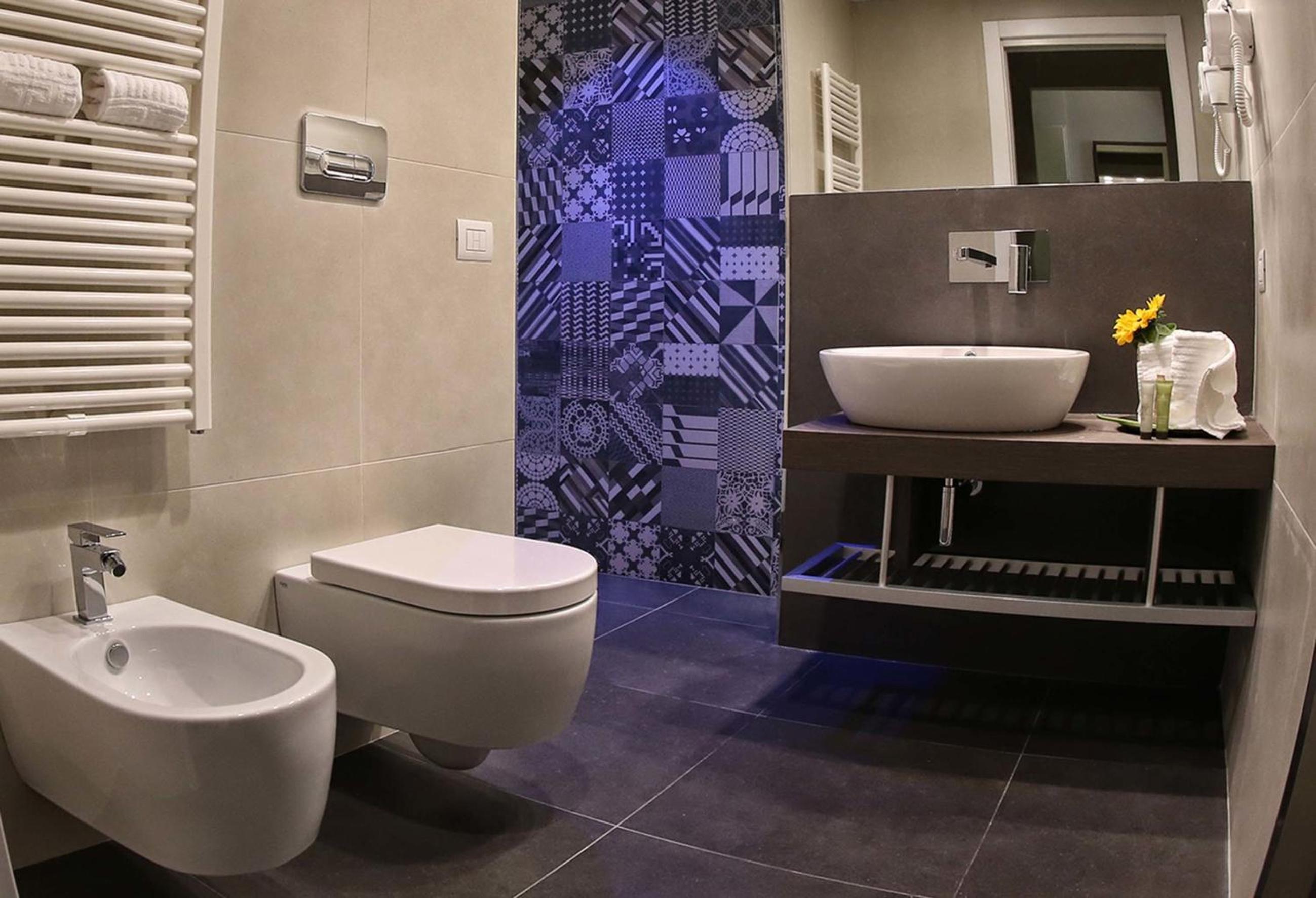 Standard Double or Twin Room - Photo 7