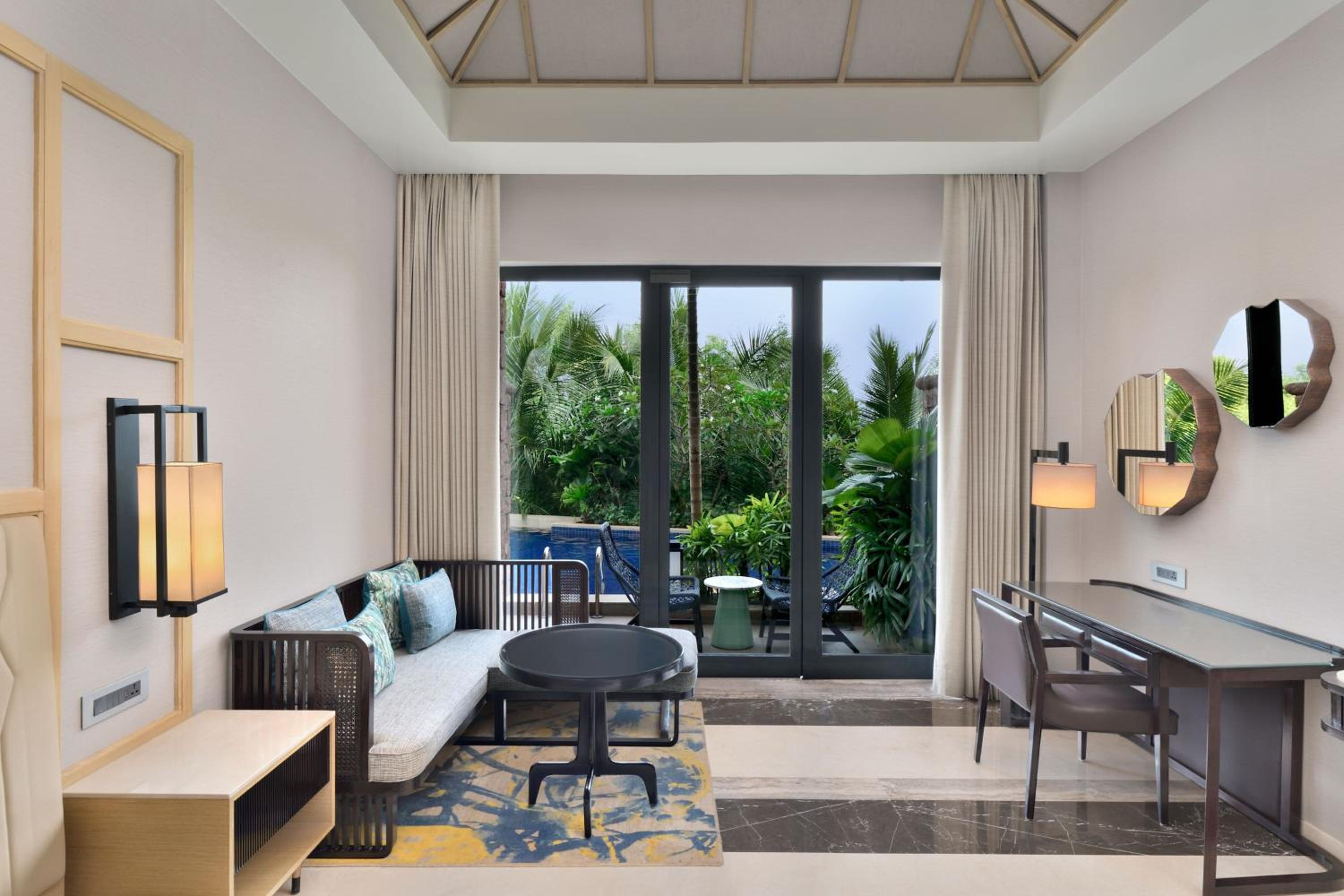 Patio Guest Room, 1 King, Poolside View, Pool Access - Enjoy 90 minutes of complimentary Cocktail hours at Haven between 5 PM to 7 PM, - NR 1000 SPA Credit (Stay between Sunday to Thursday)
