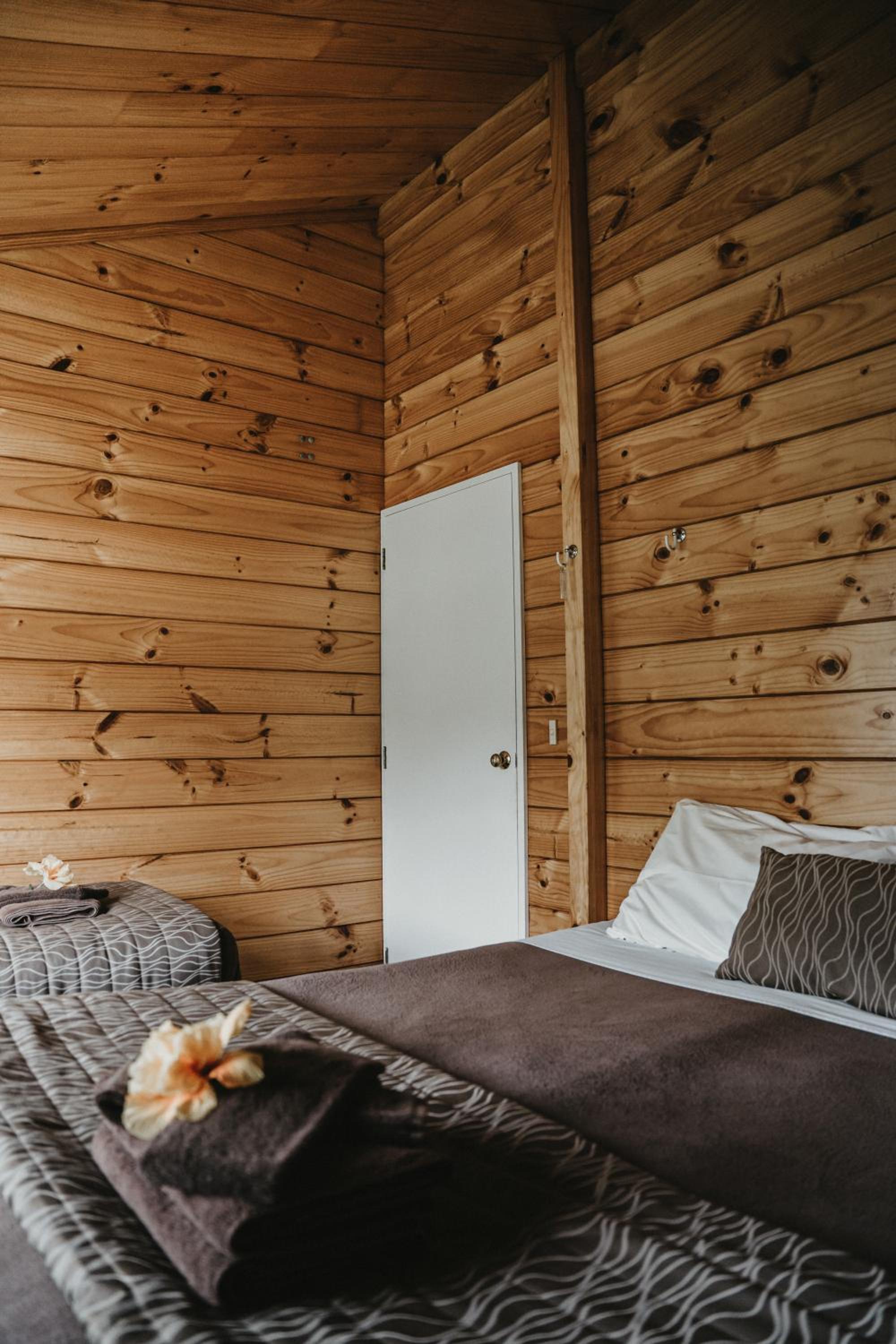 Basic Triple Room with Shared Bathroom photo 2