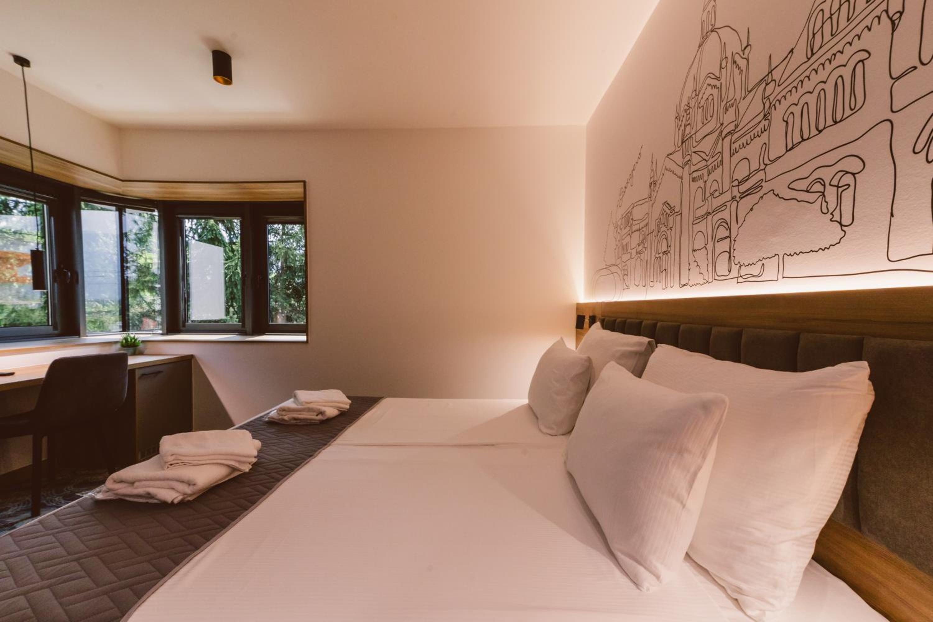 Deluxe Double Room photo 2