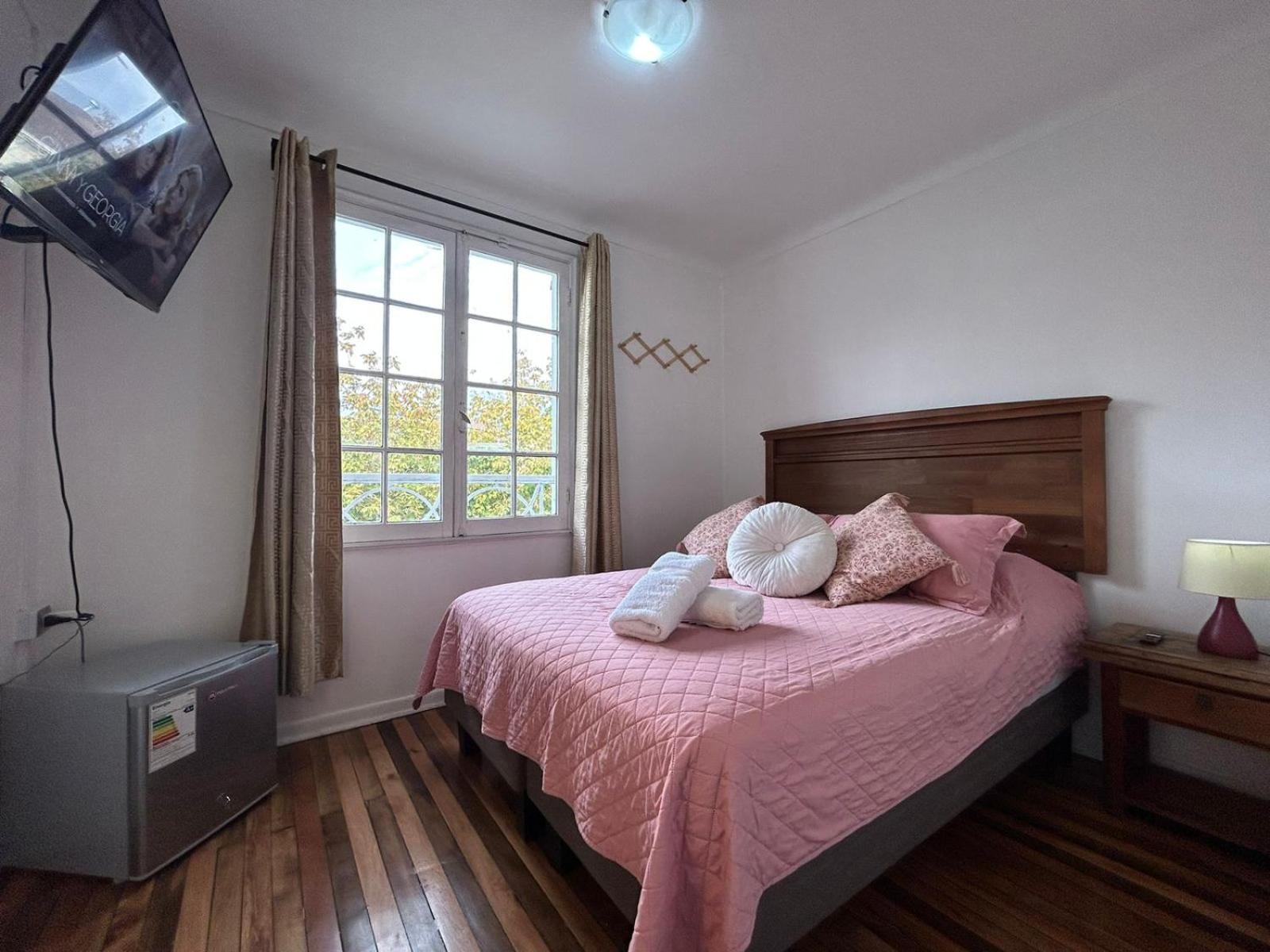 Double Room with Private Bathroom photo 1