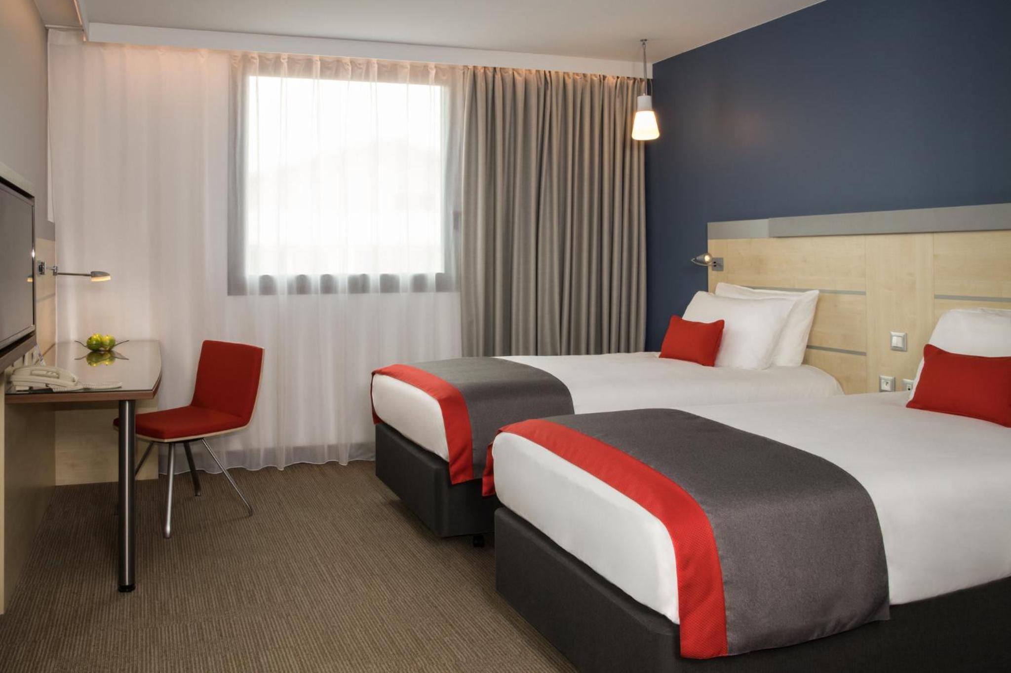Standard Twin Room with Free Breakfast - Photo 4