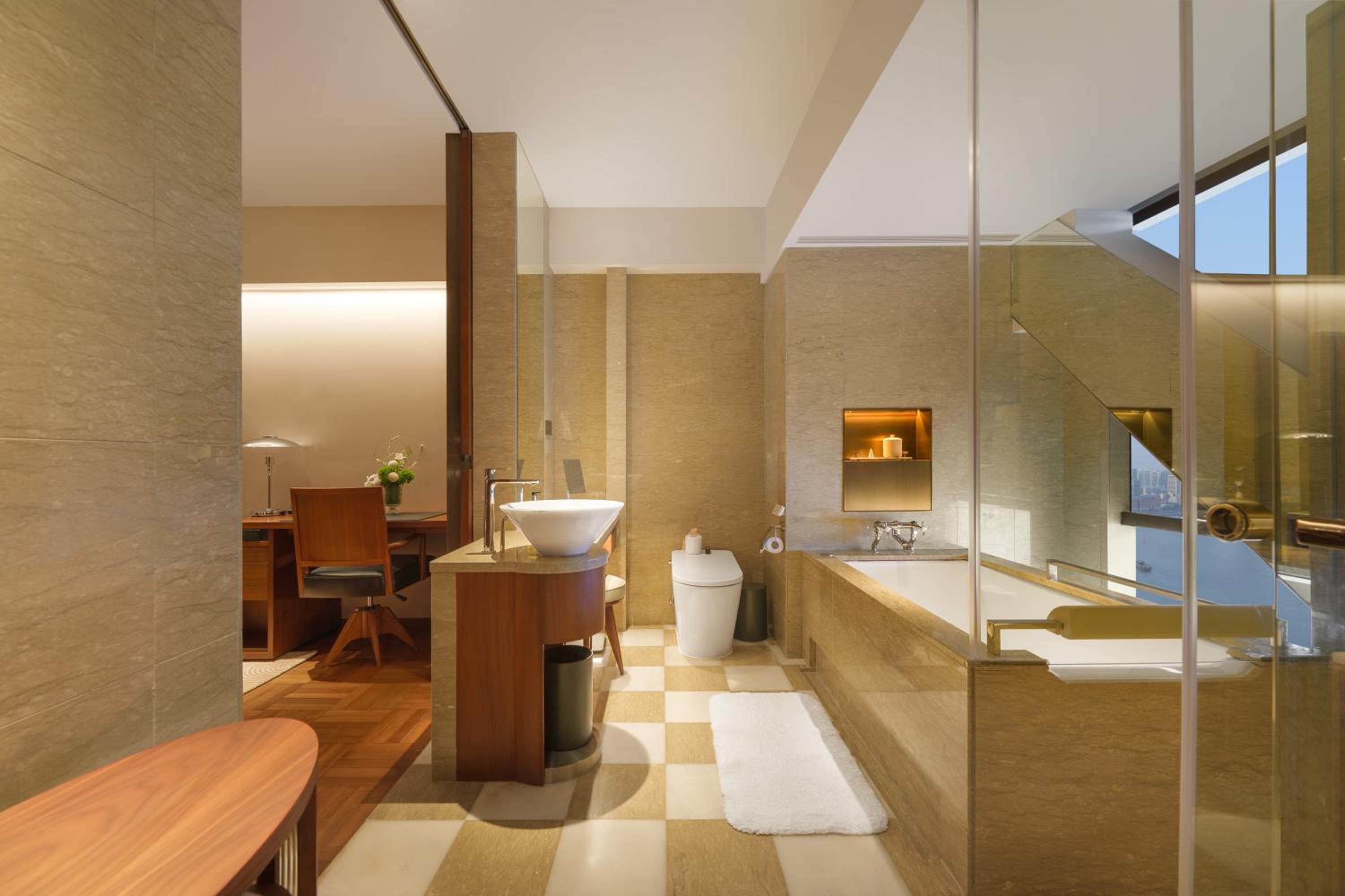 Bund Suite with River View photo 3