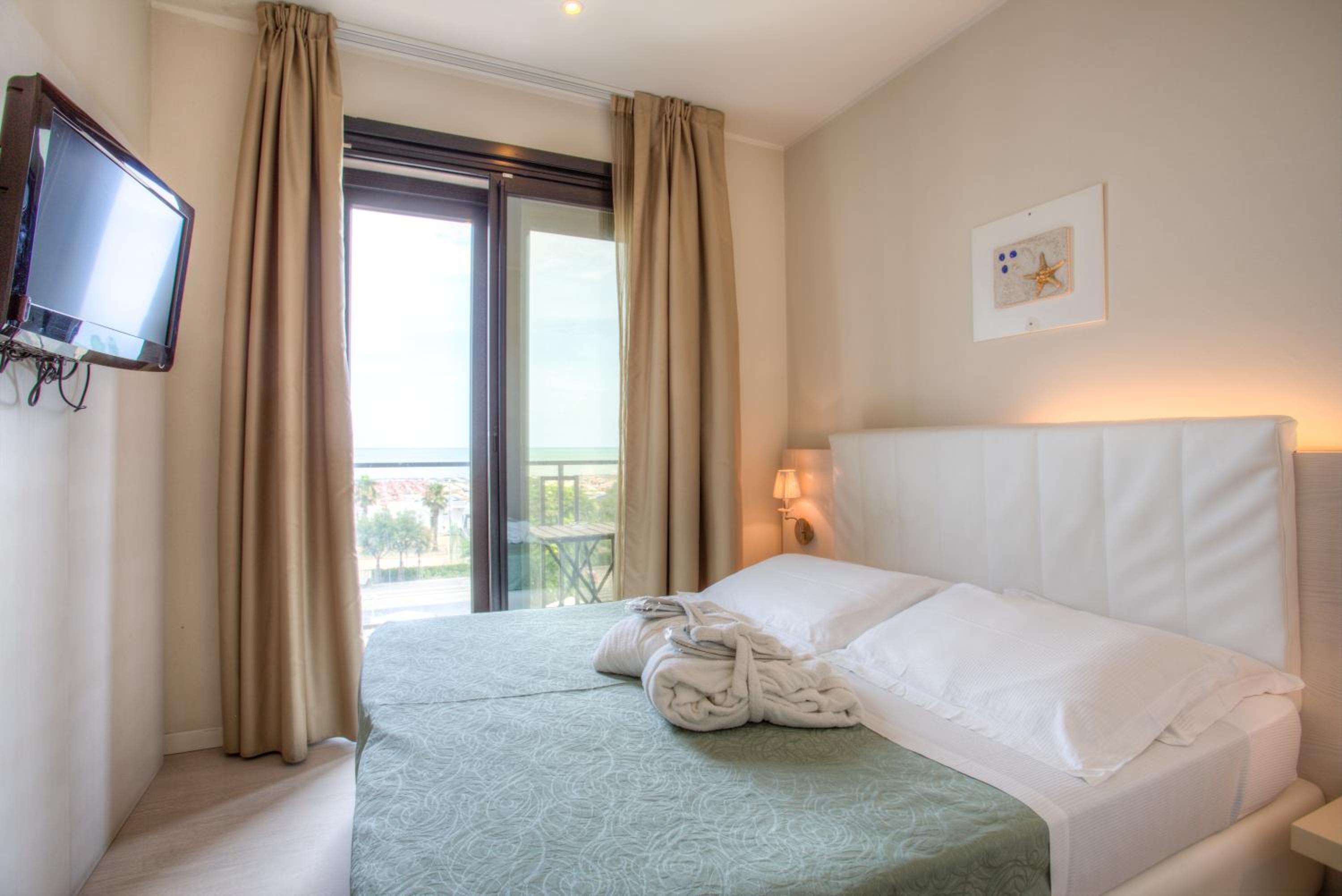 Double or Twin Room with Spa Access photo 3