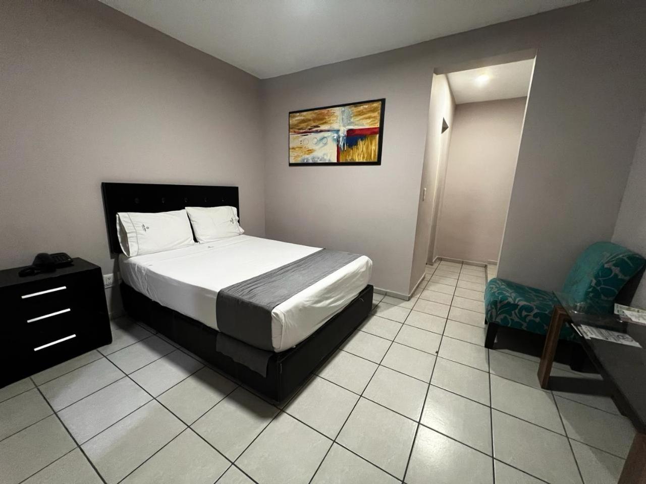 Double Room - Photo 3