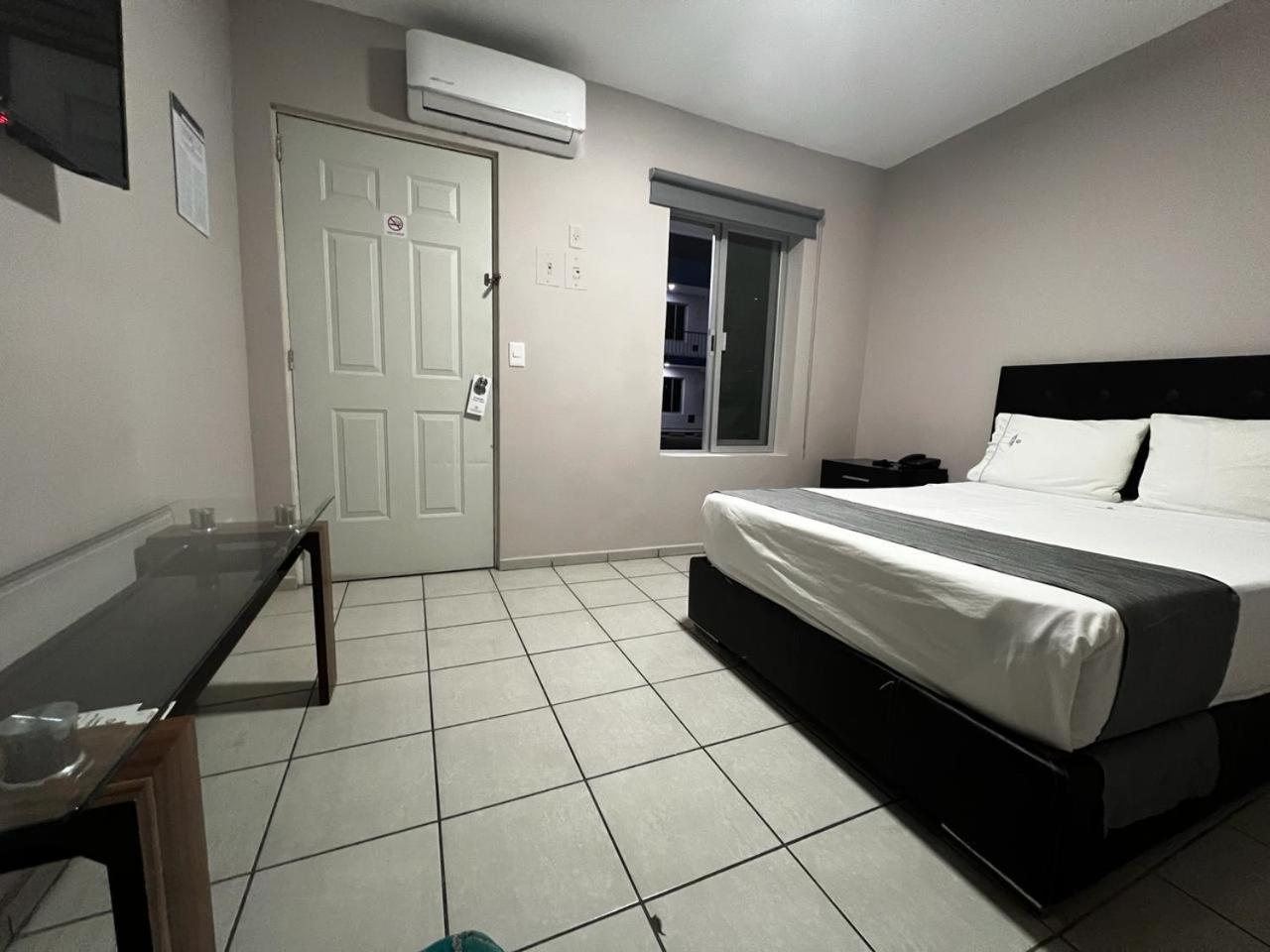 Double Room - Photo 4