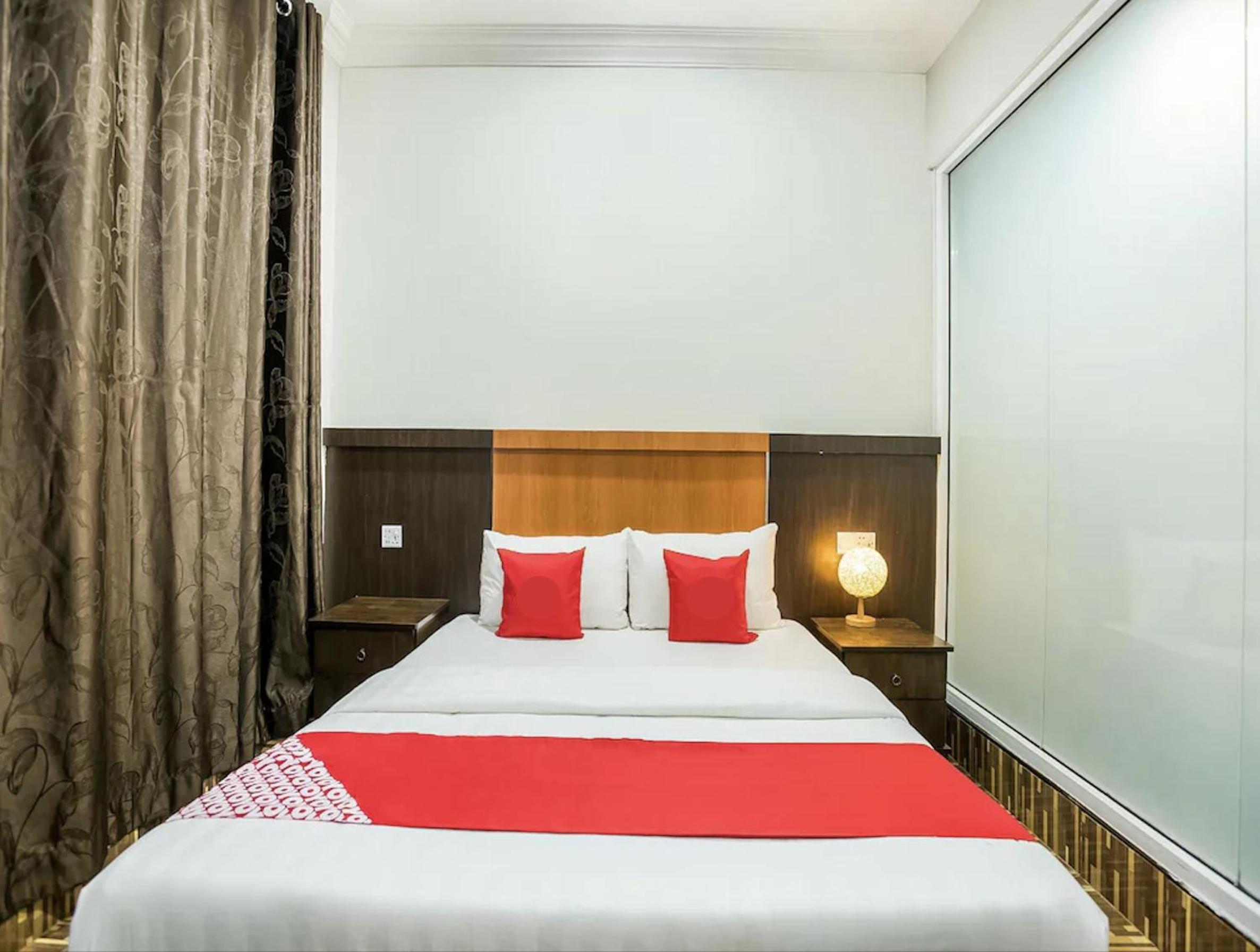 Deluxe Queen Room - Photo 1