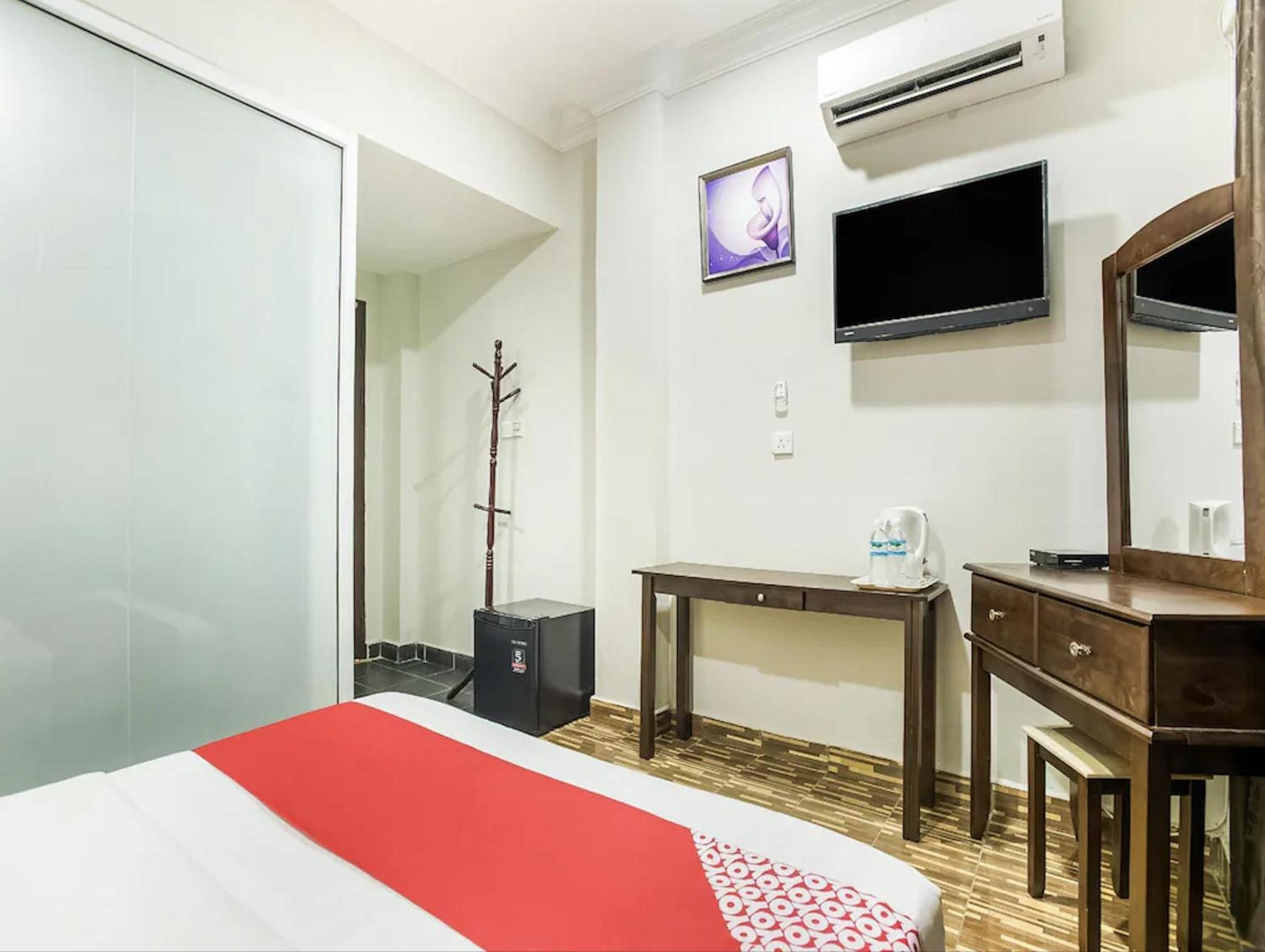 Deluxe Queen Room - Photo 3