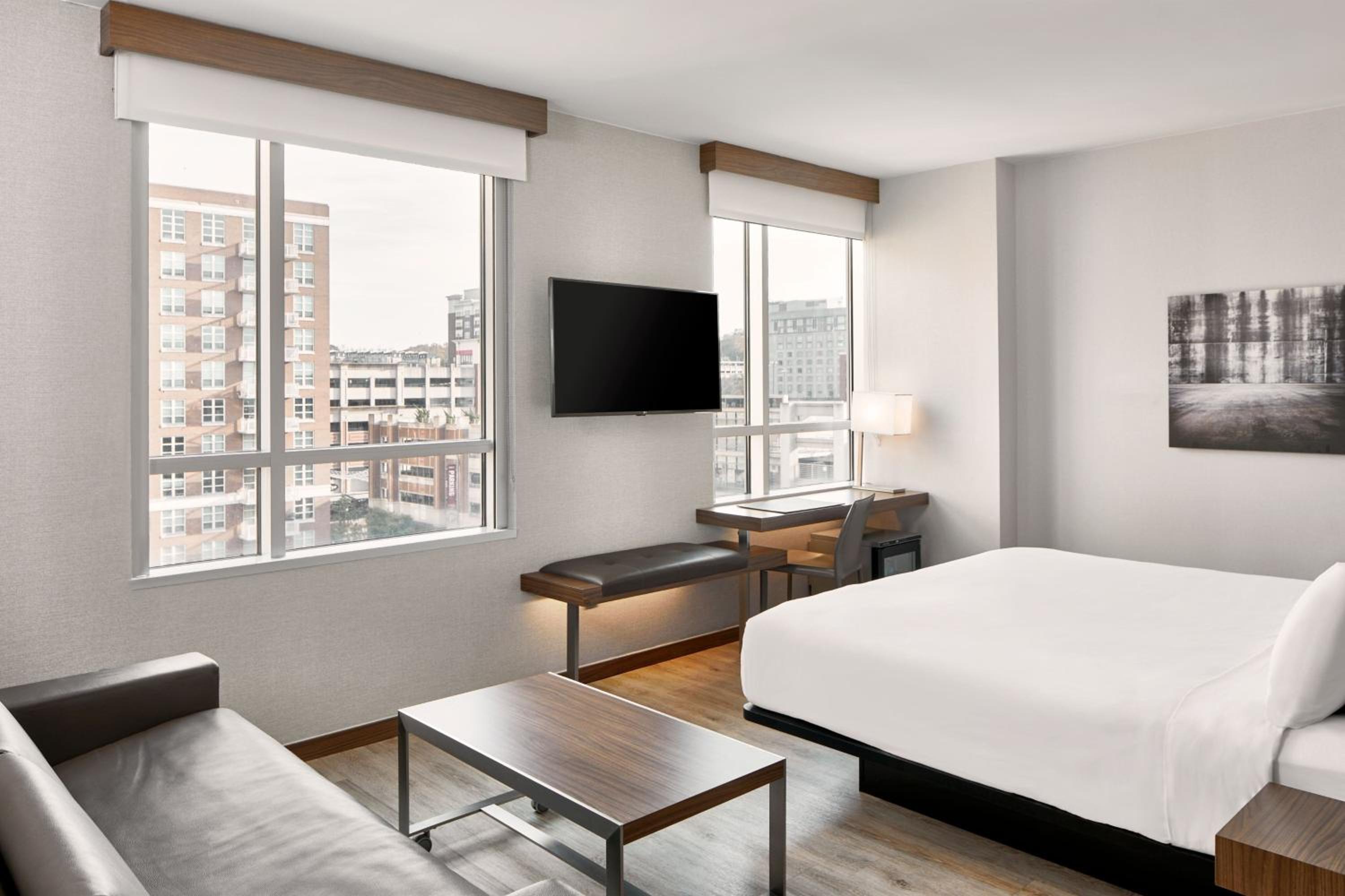 King Room with Sofa Bed - Photo 8