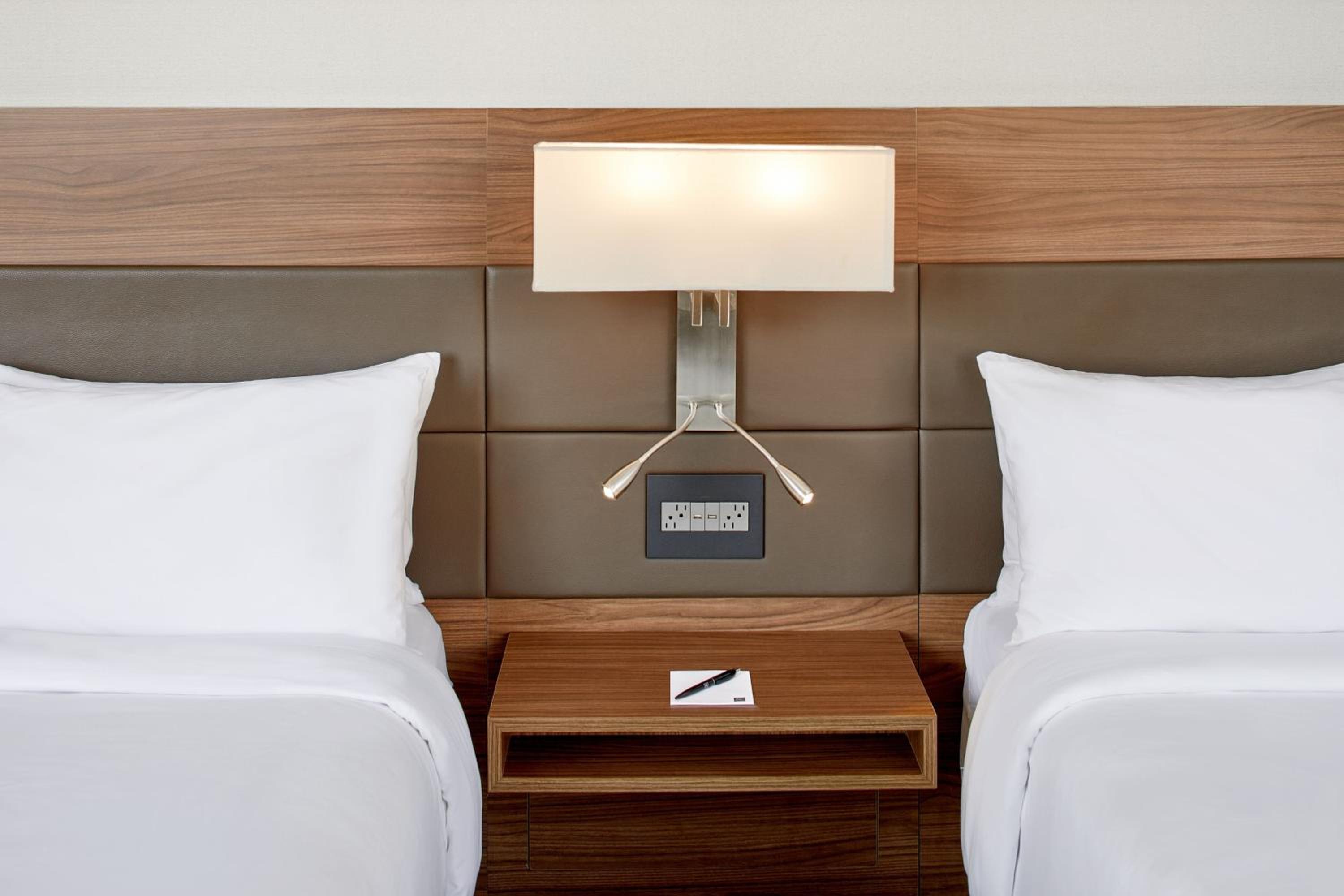 Queen Room with Two Queen Beds - Photo 7