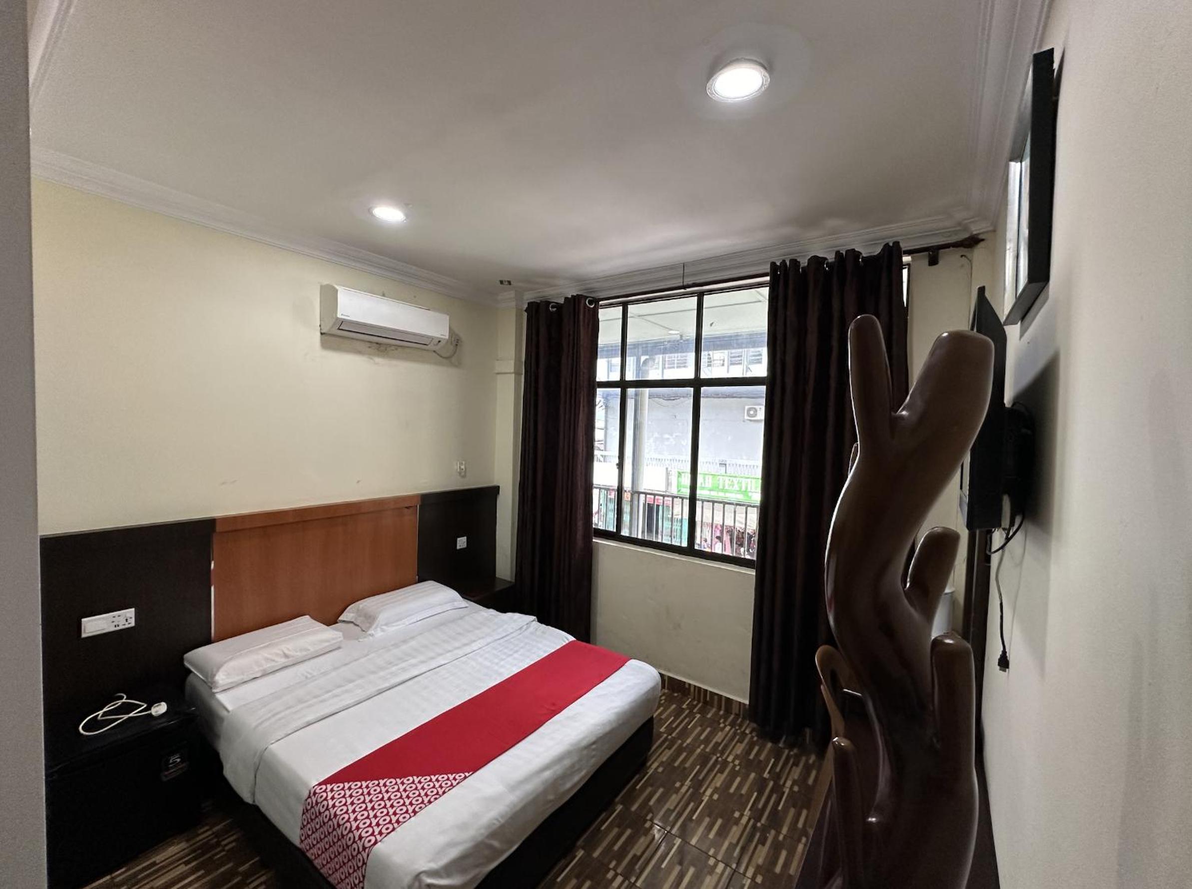 Deluxe Queen Room - Photo 2