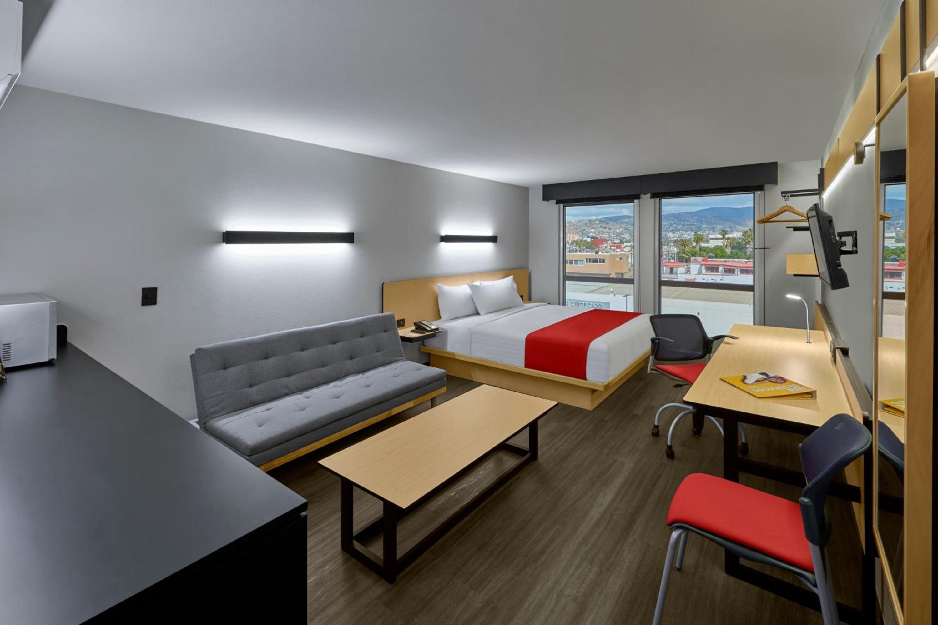 Superior Queen Room with Sofa Bed photo 3