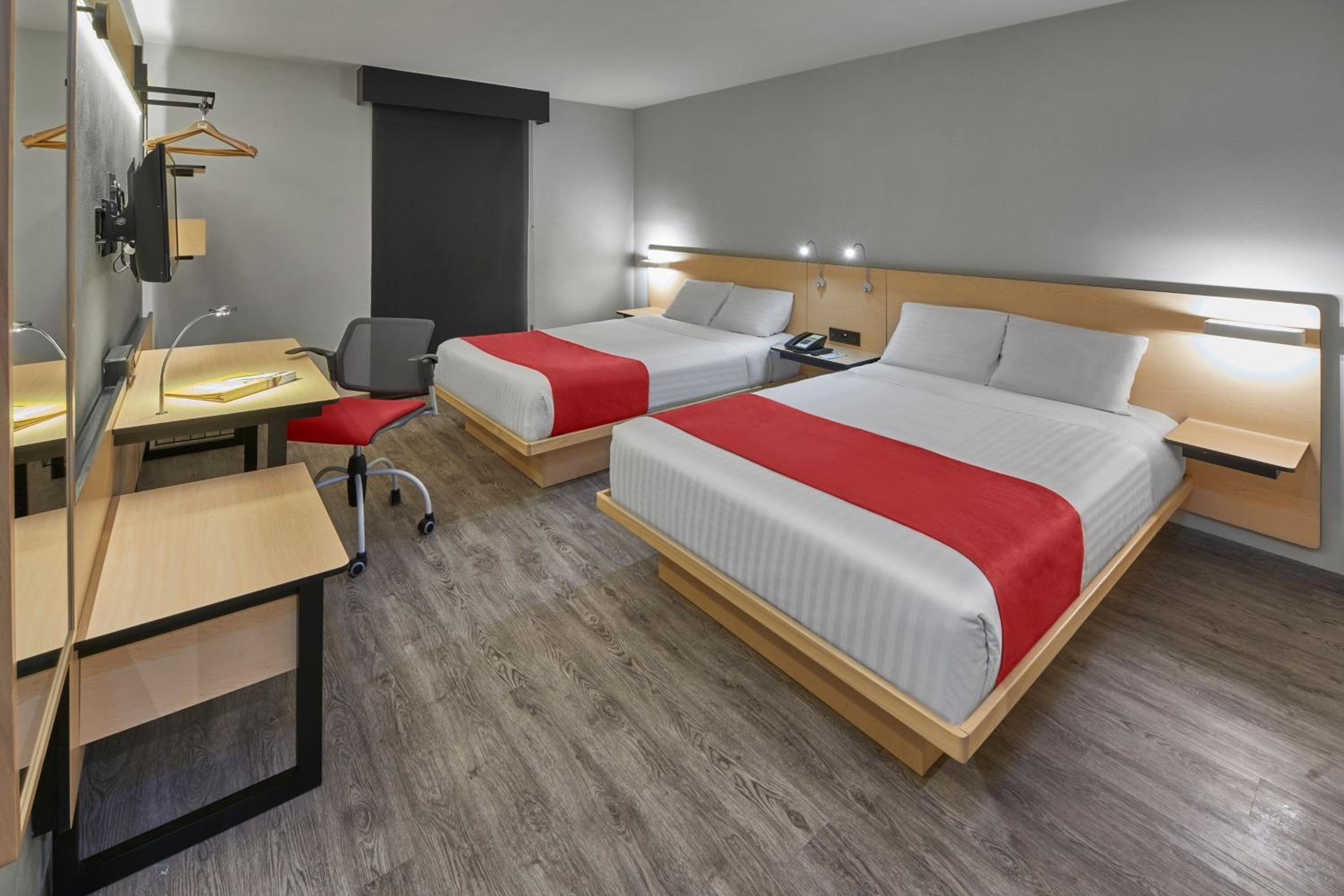 Double Room with Two Double Beds photo 3