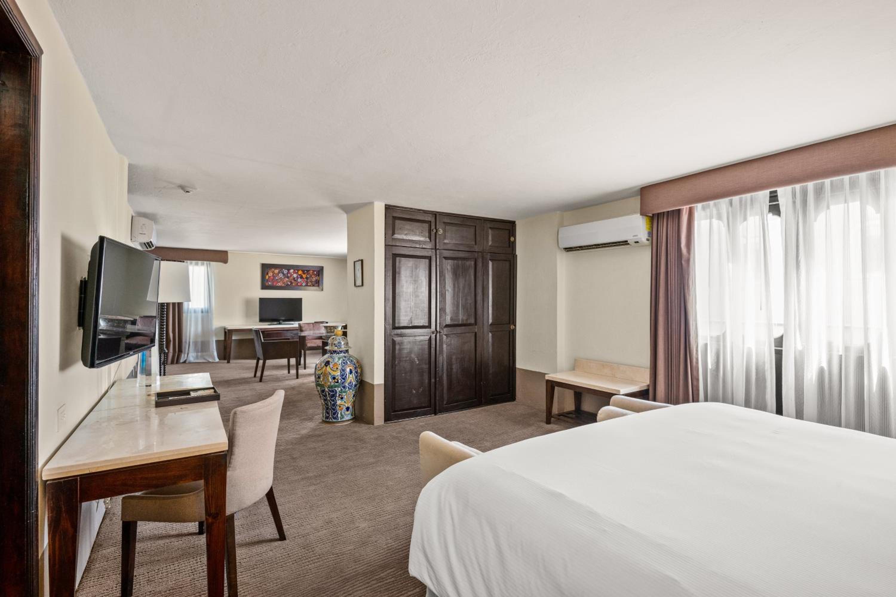 Governor Suite