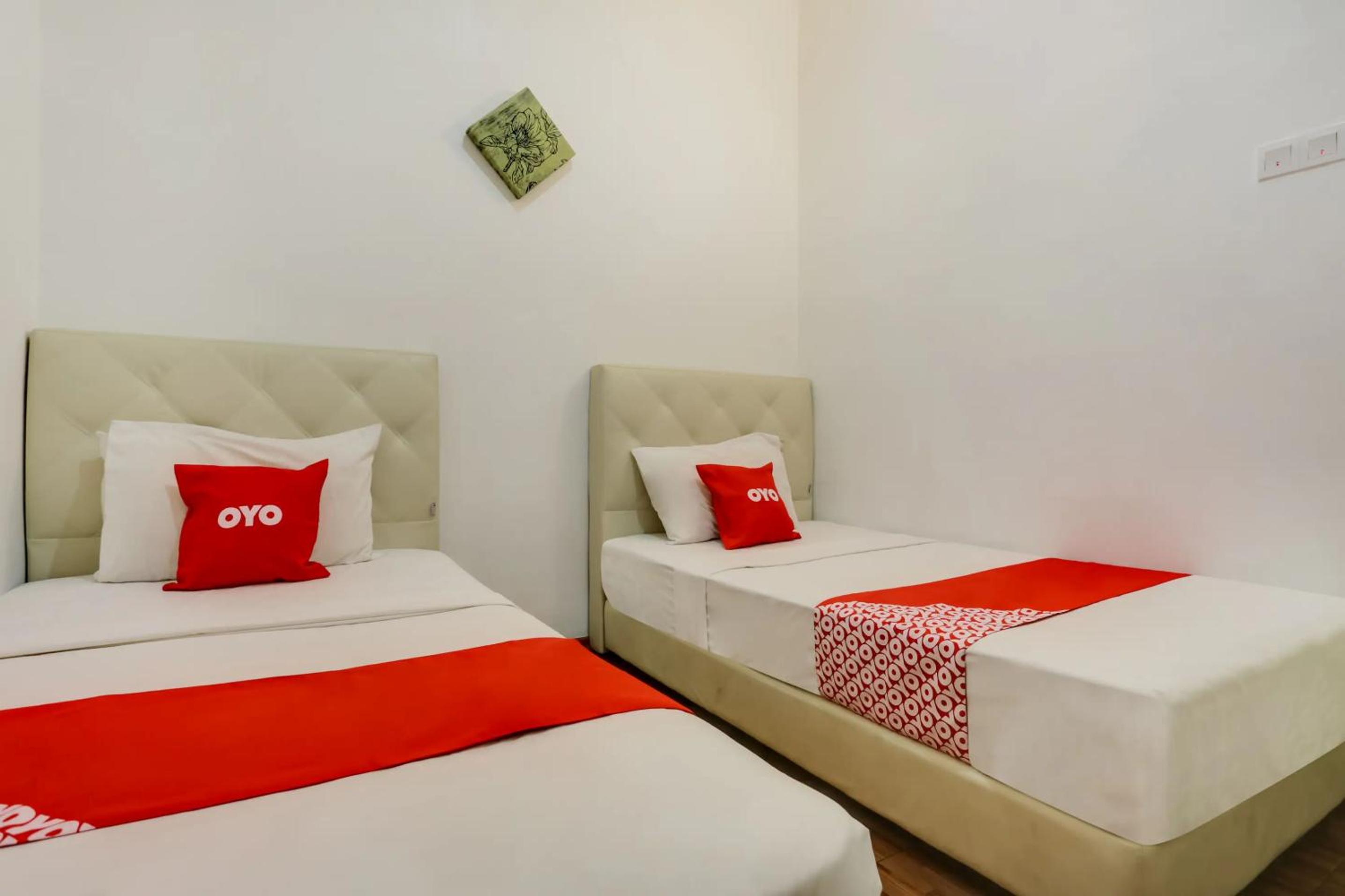 Standard Twin Room - Photo 2