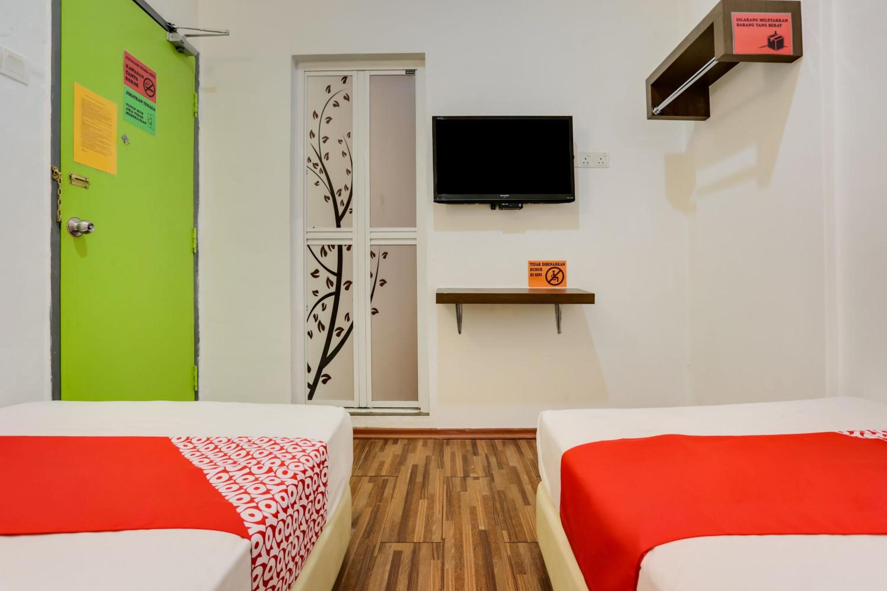 Standard Twin Room - Photo 3
