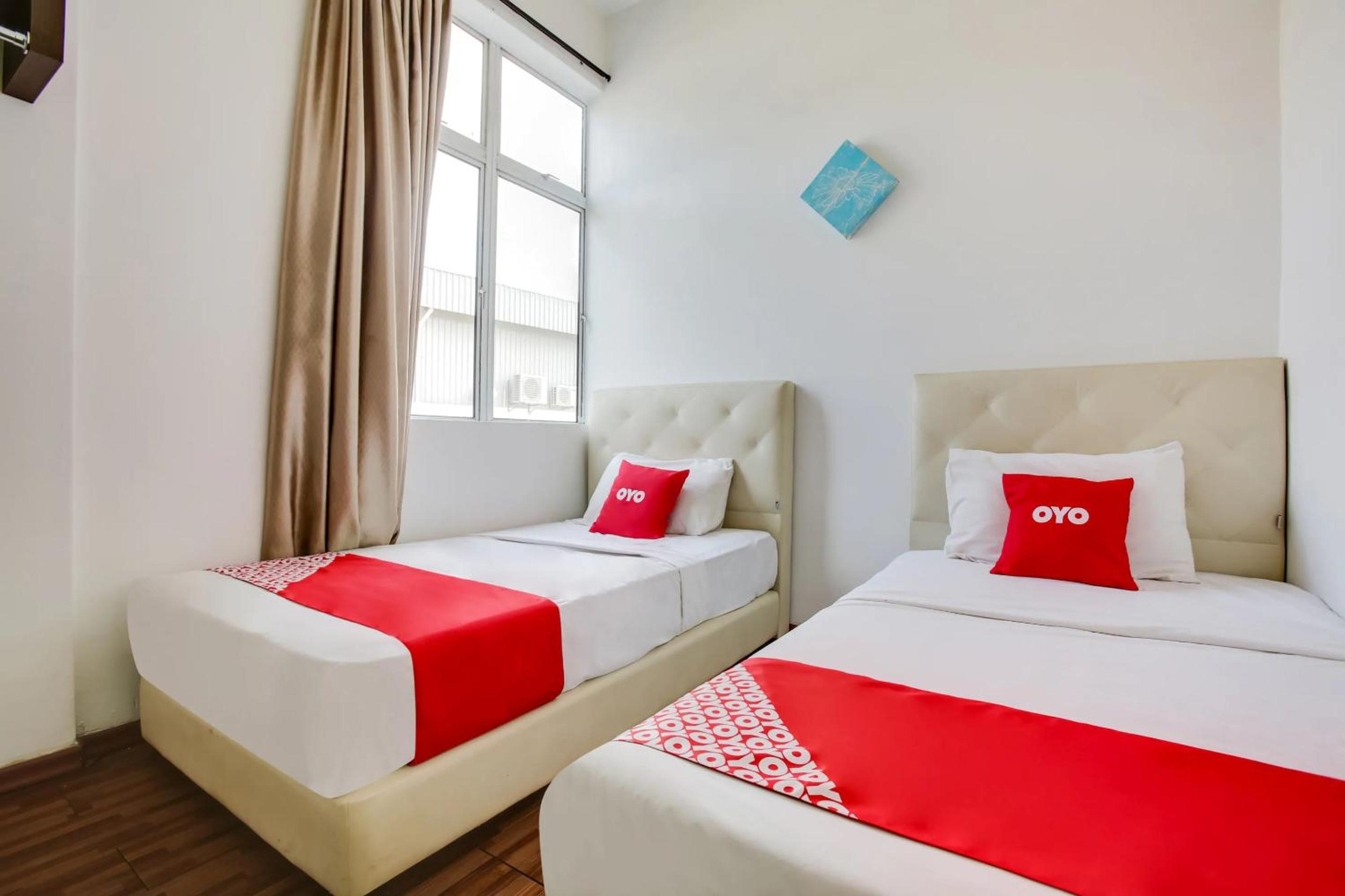 Deluxe Twin Room - Photo 2