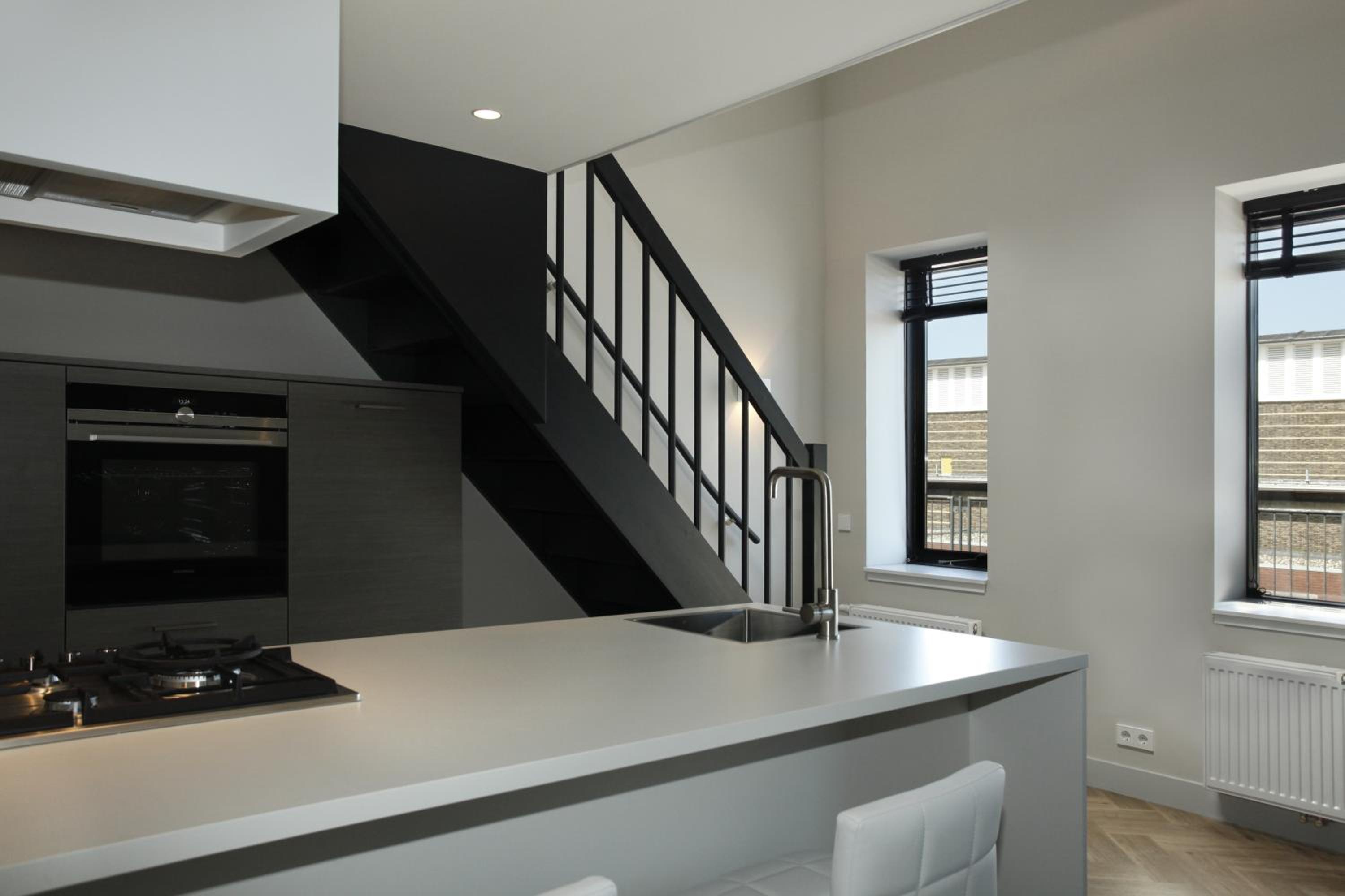 One-Bedroom Penthouse Apartment photo 2