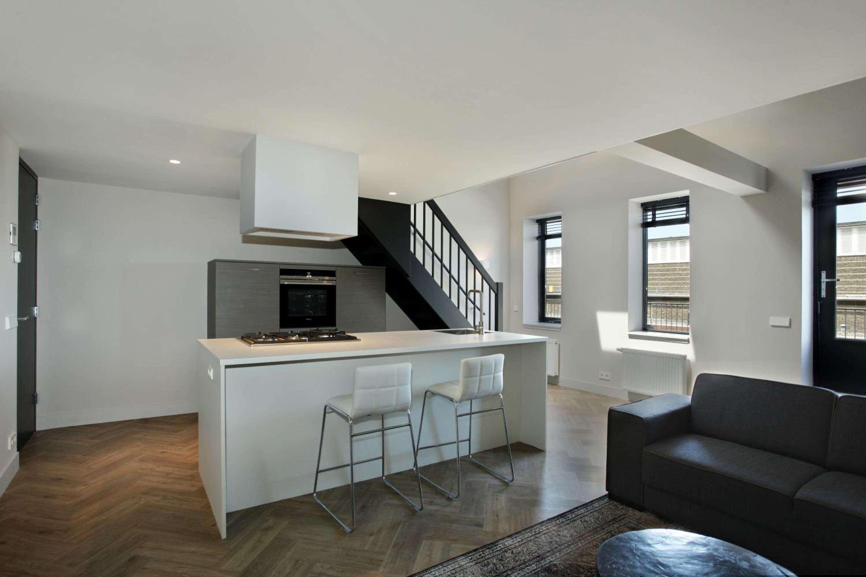 One-Bedroom Penthouse Apartment photo 3