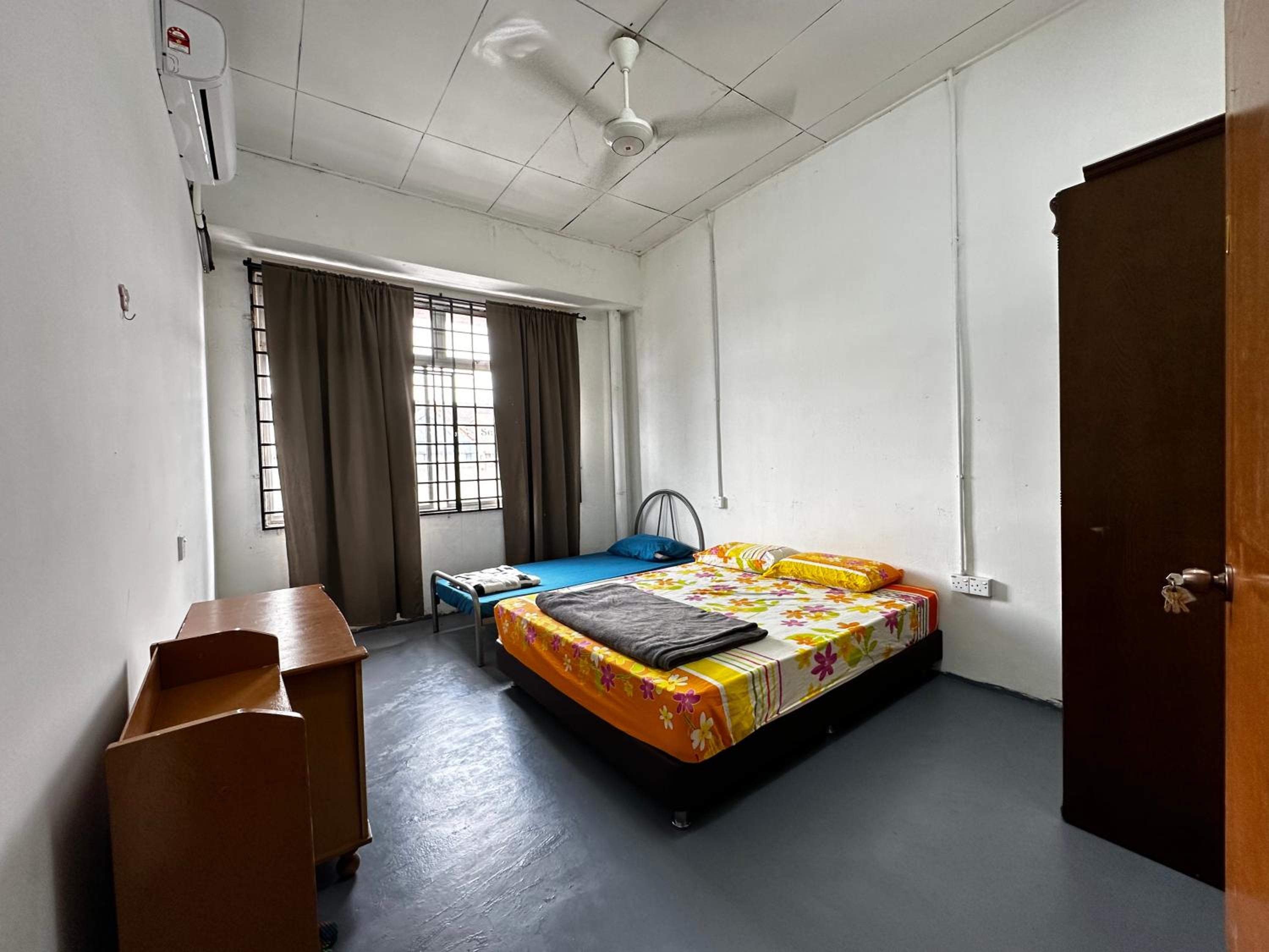 Triple Room with Shared Bathroom photo 2