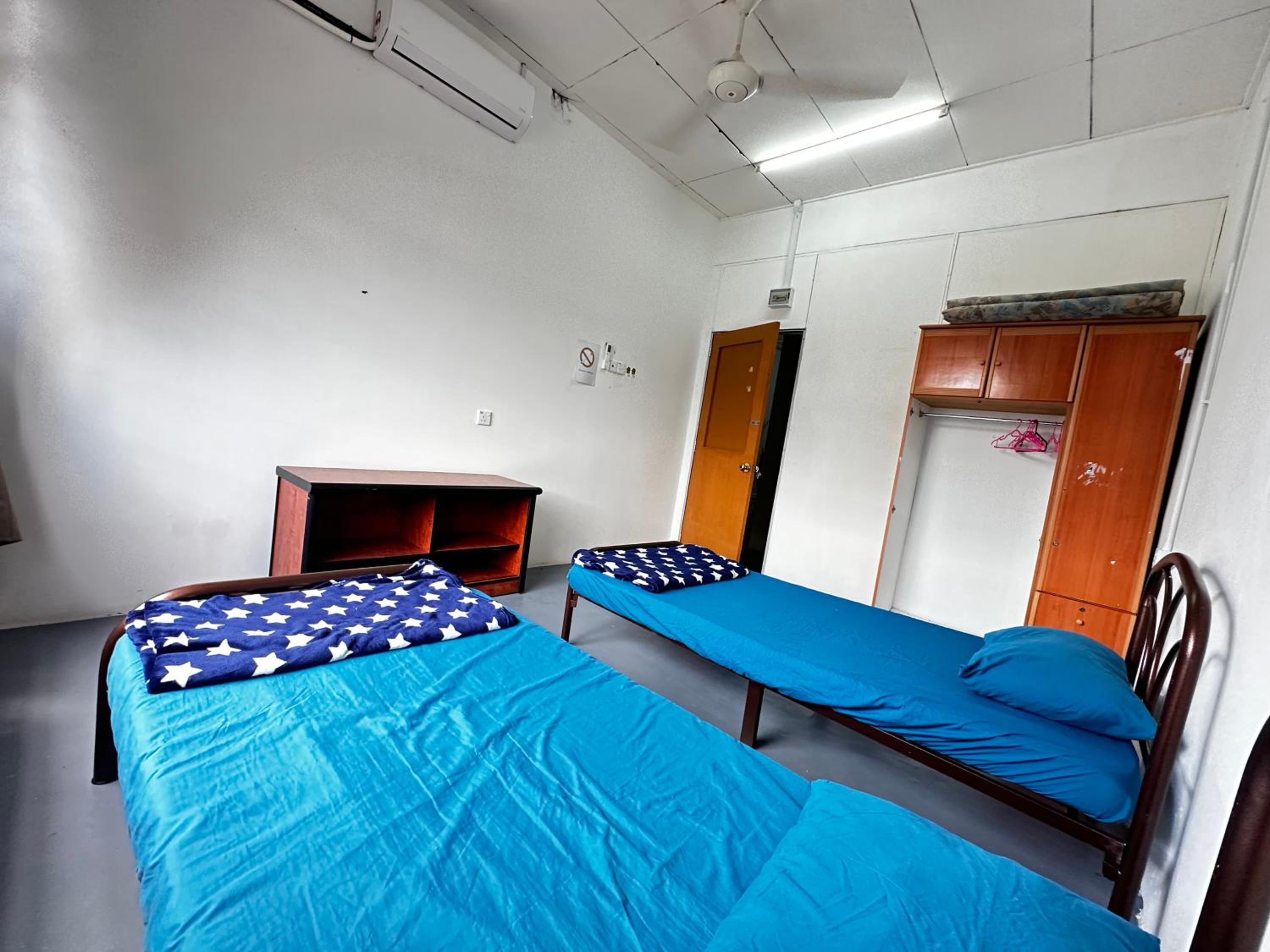 Budget Twin Room photo 2