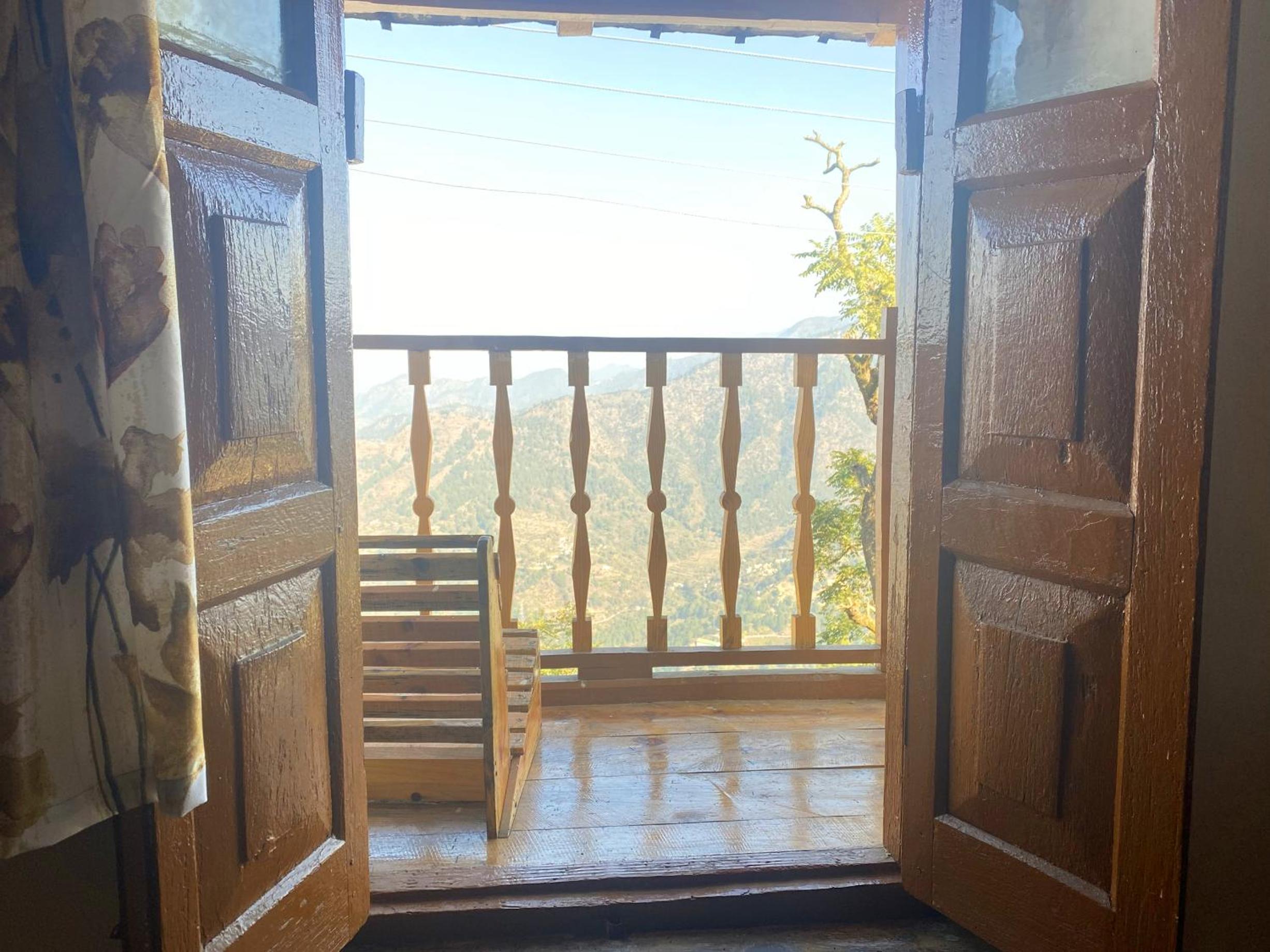 Standard Twin Room with Mountain View photo 3