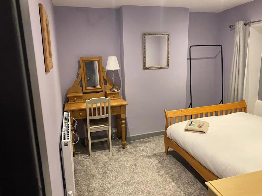 Two-Bedroom House photo 2