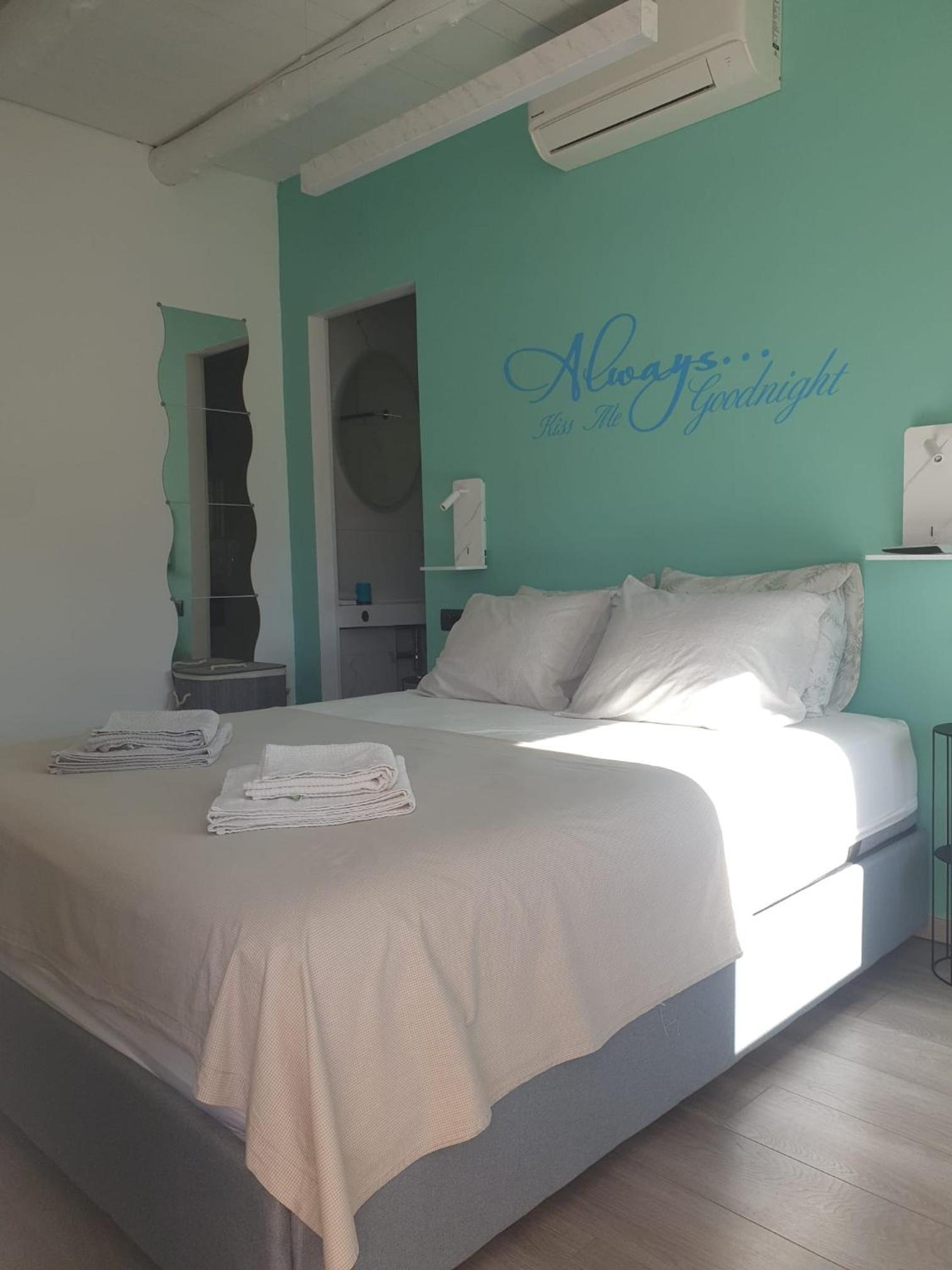 Double Room with Private Bathroom photo 1