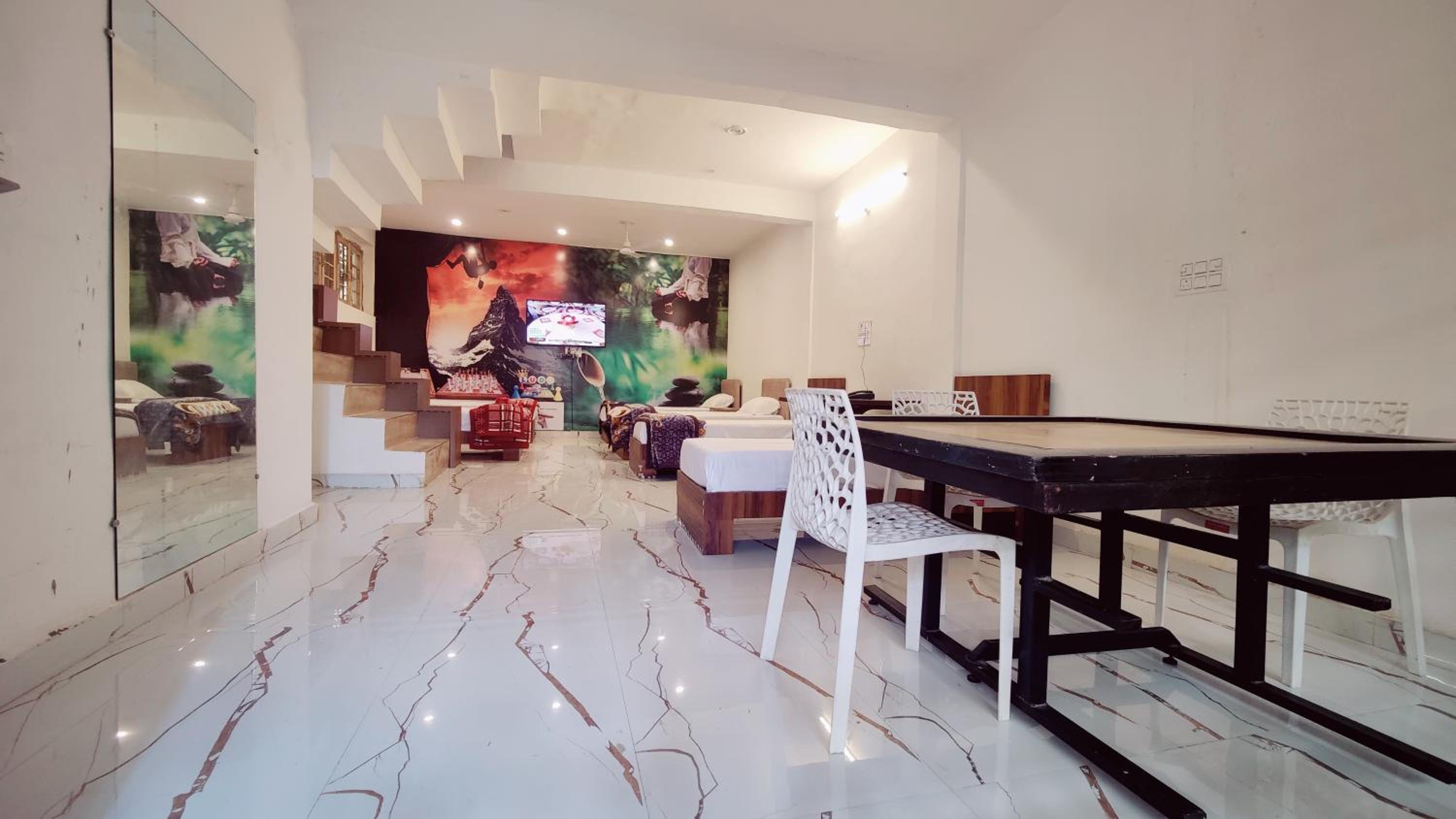 6-Bed Mixed Dormitory Room