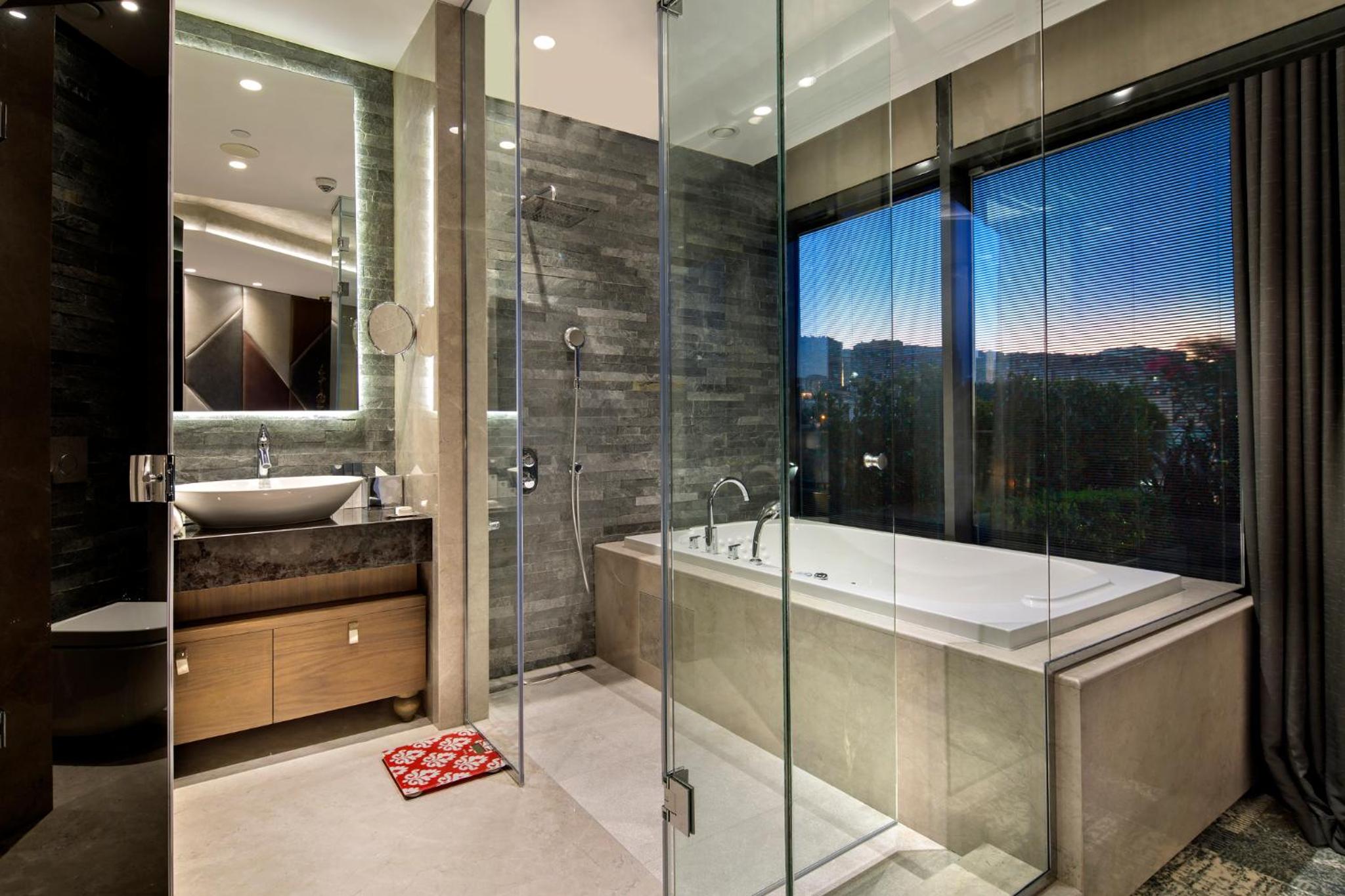 One-Bedroom King Suite with Terrace