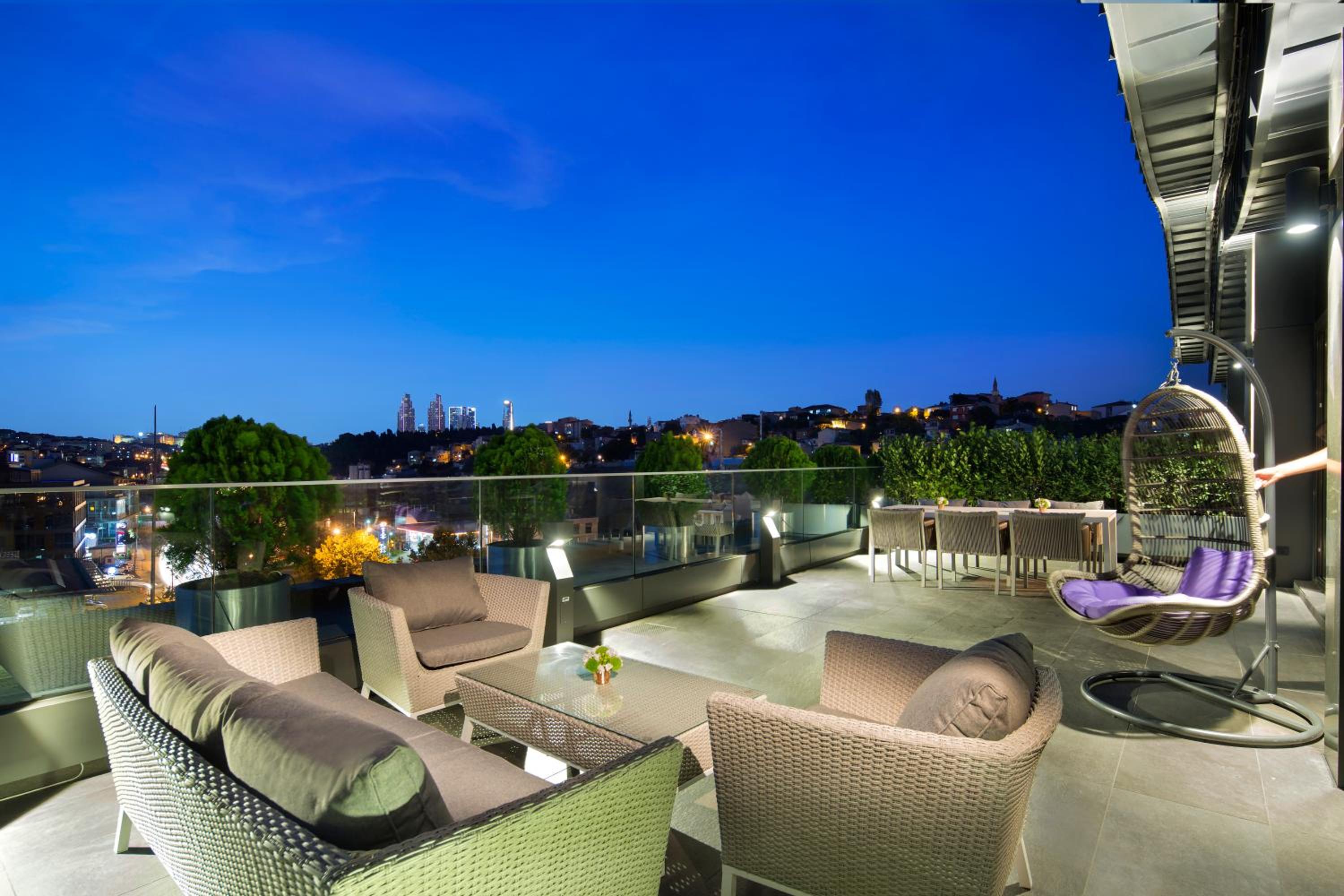 One-Bedroom King Suite with Terrace