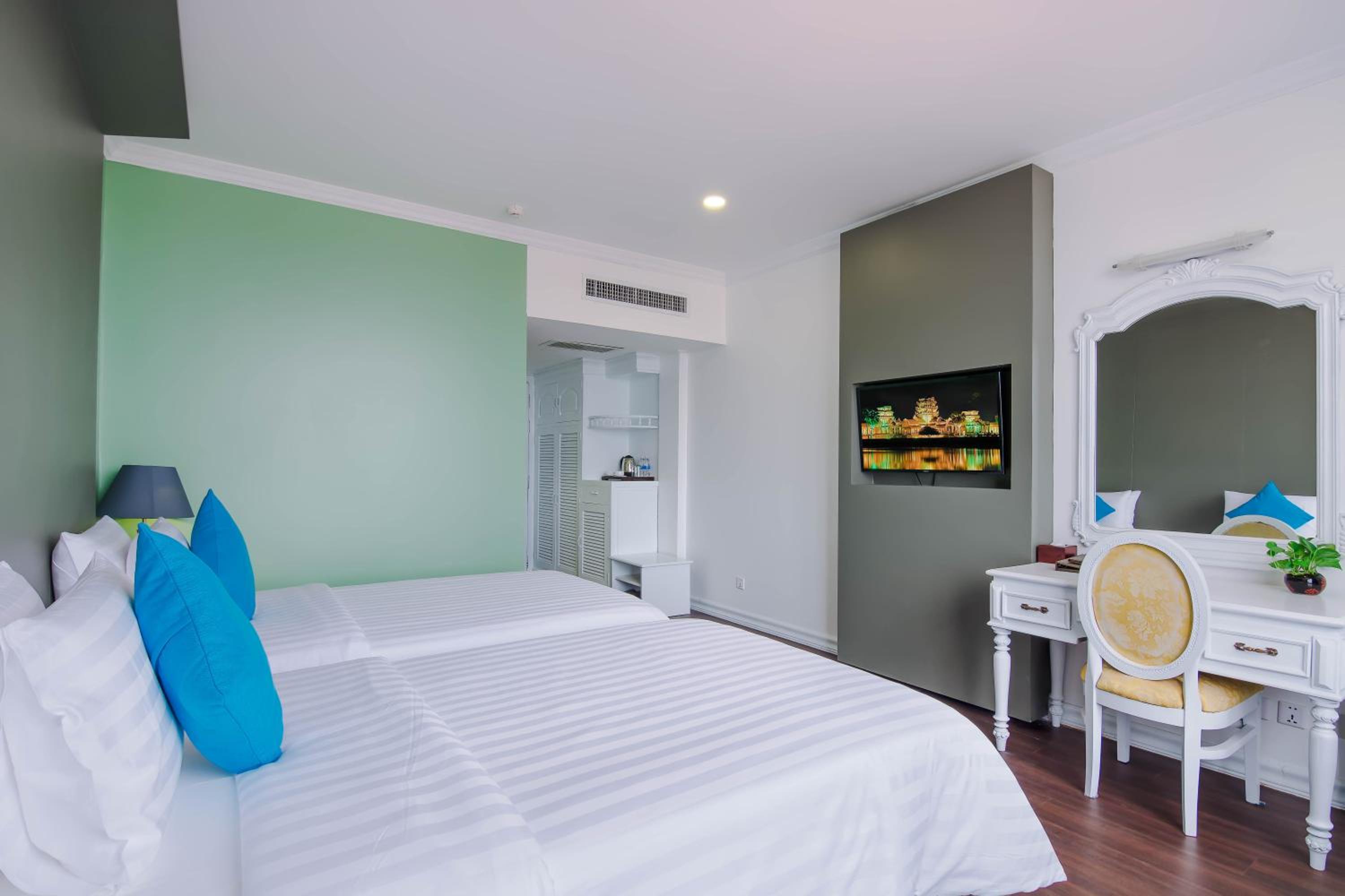 Deluxe Twin Room - Photo 2