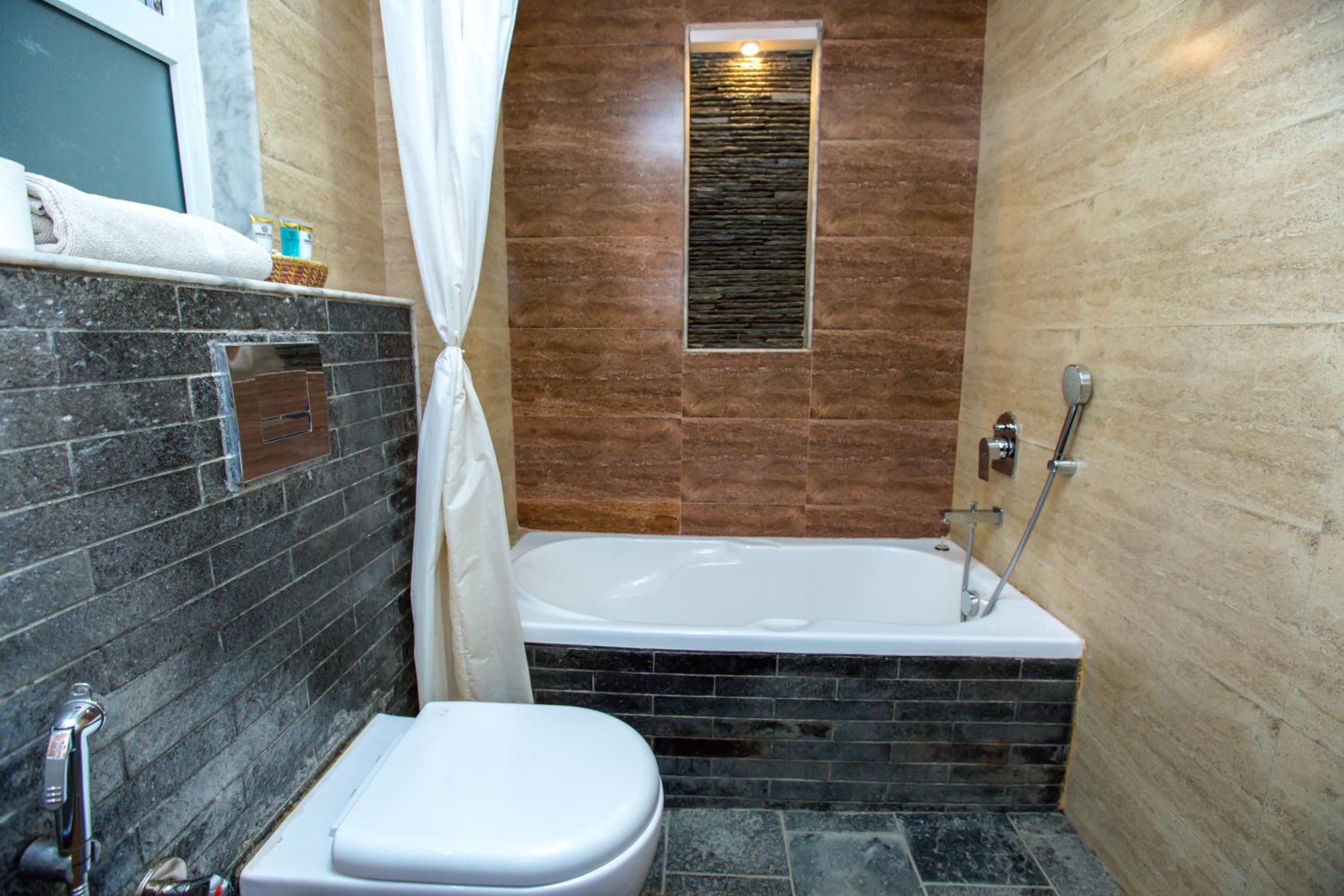 Deluxe Suite photo 3