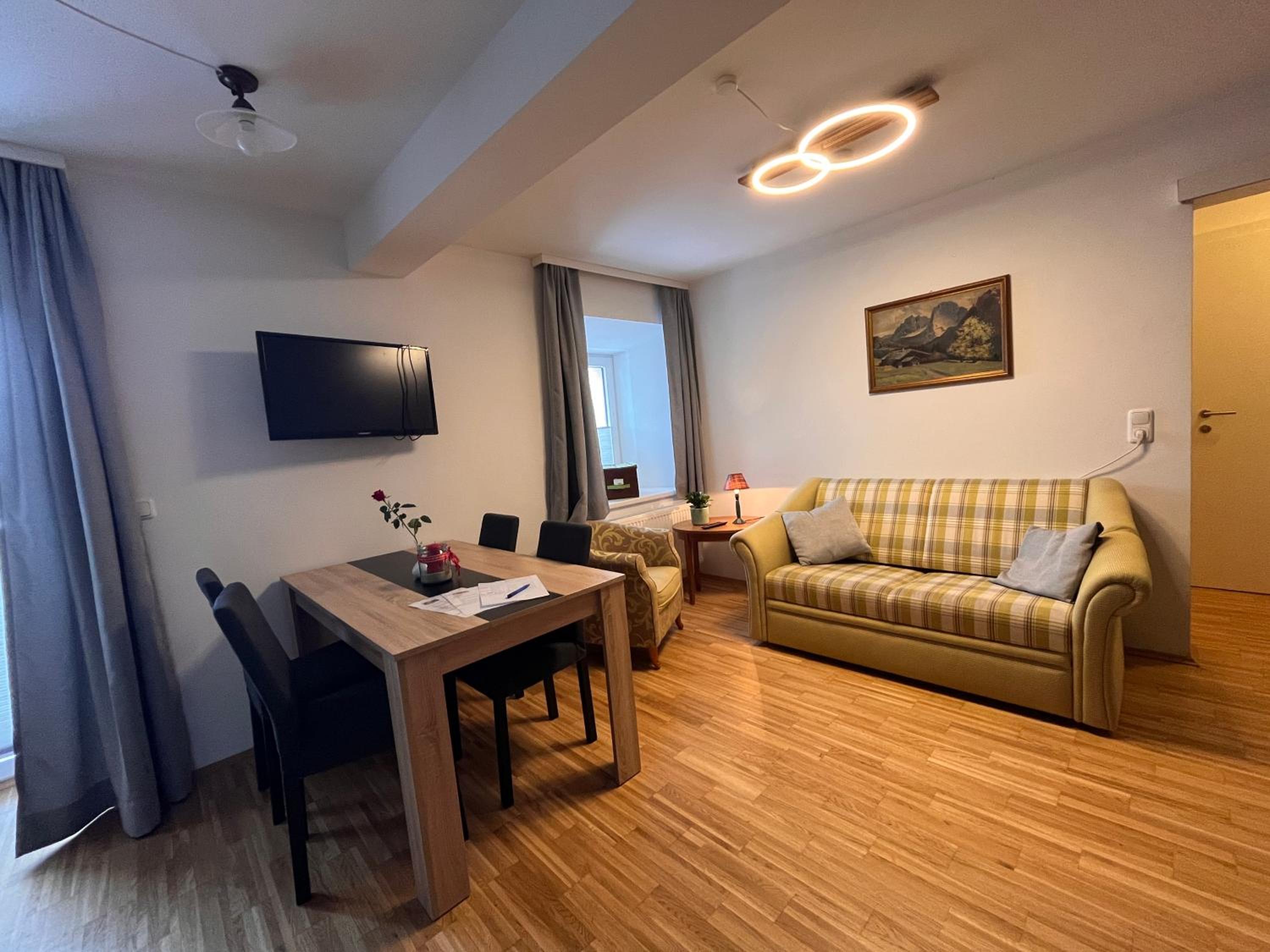 Apartment photo 2