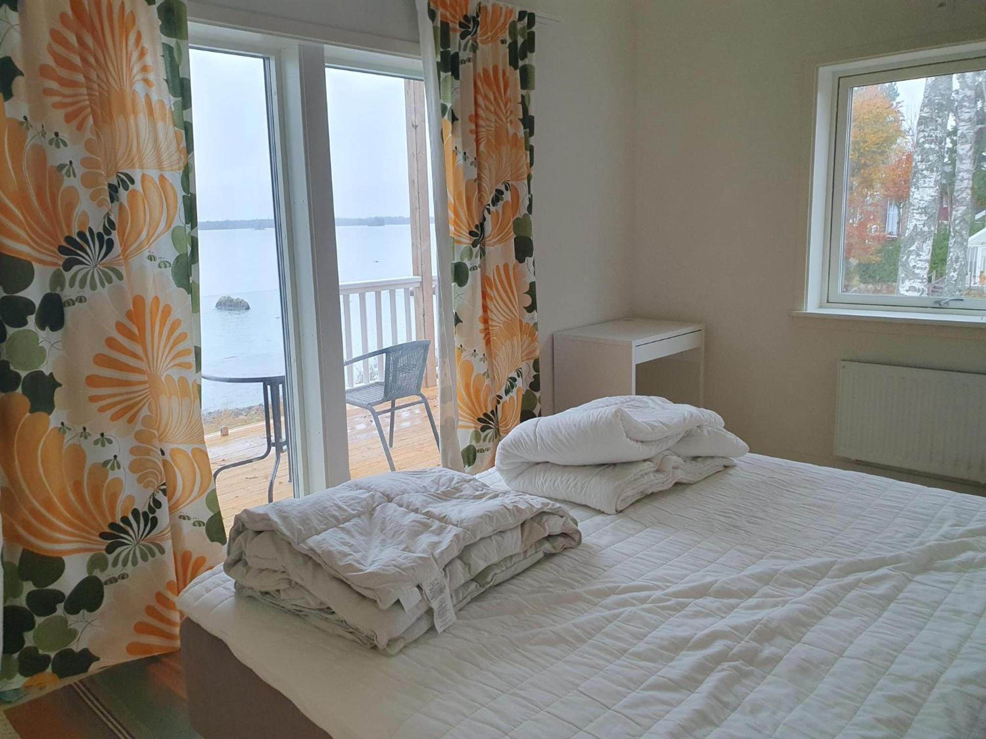 Two-Bedroom House photo 3
