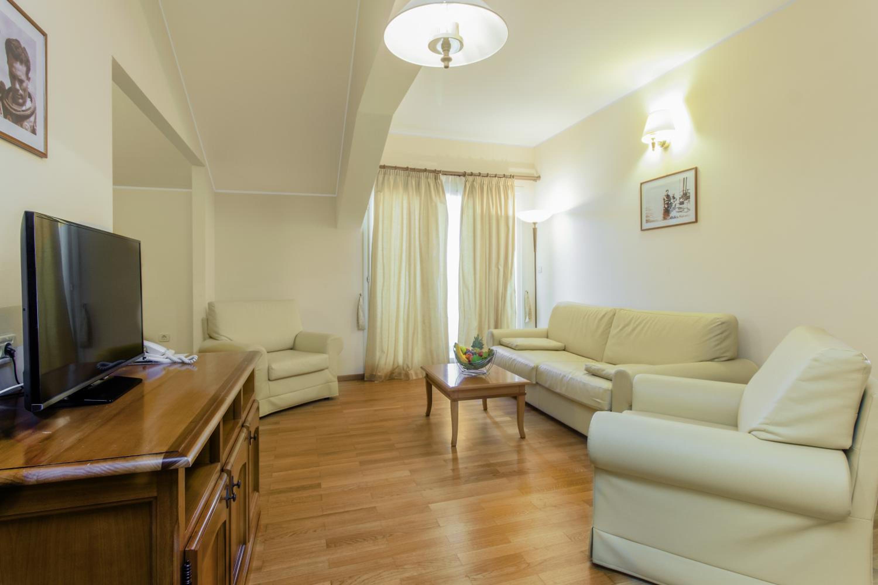Suite with Sofa Bed