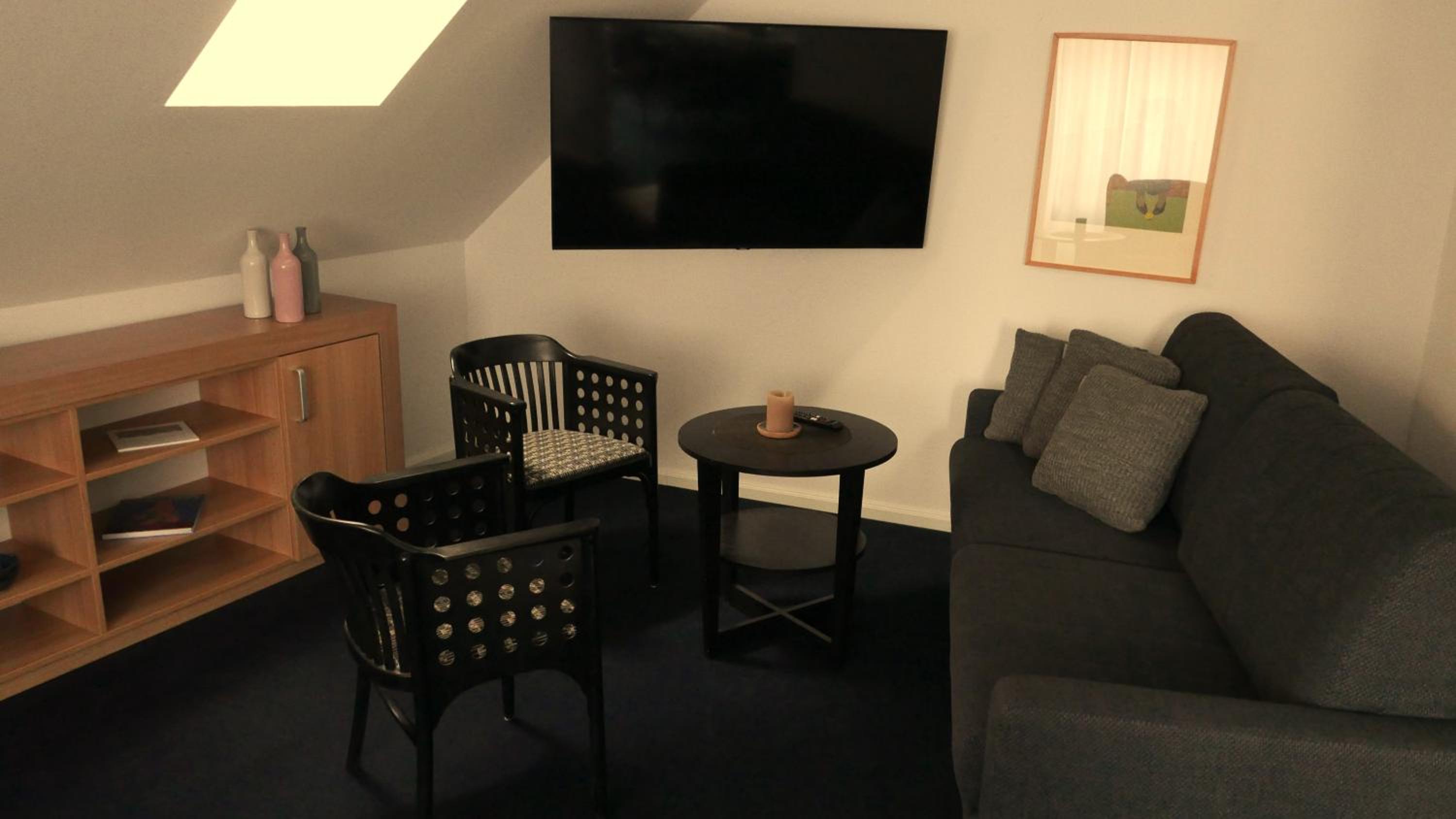 One-Bedroom Apartment photo 3