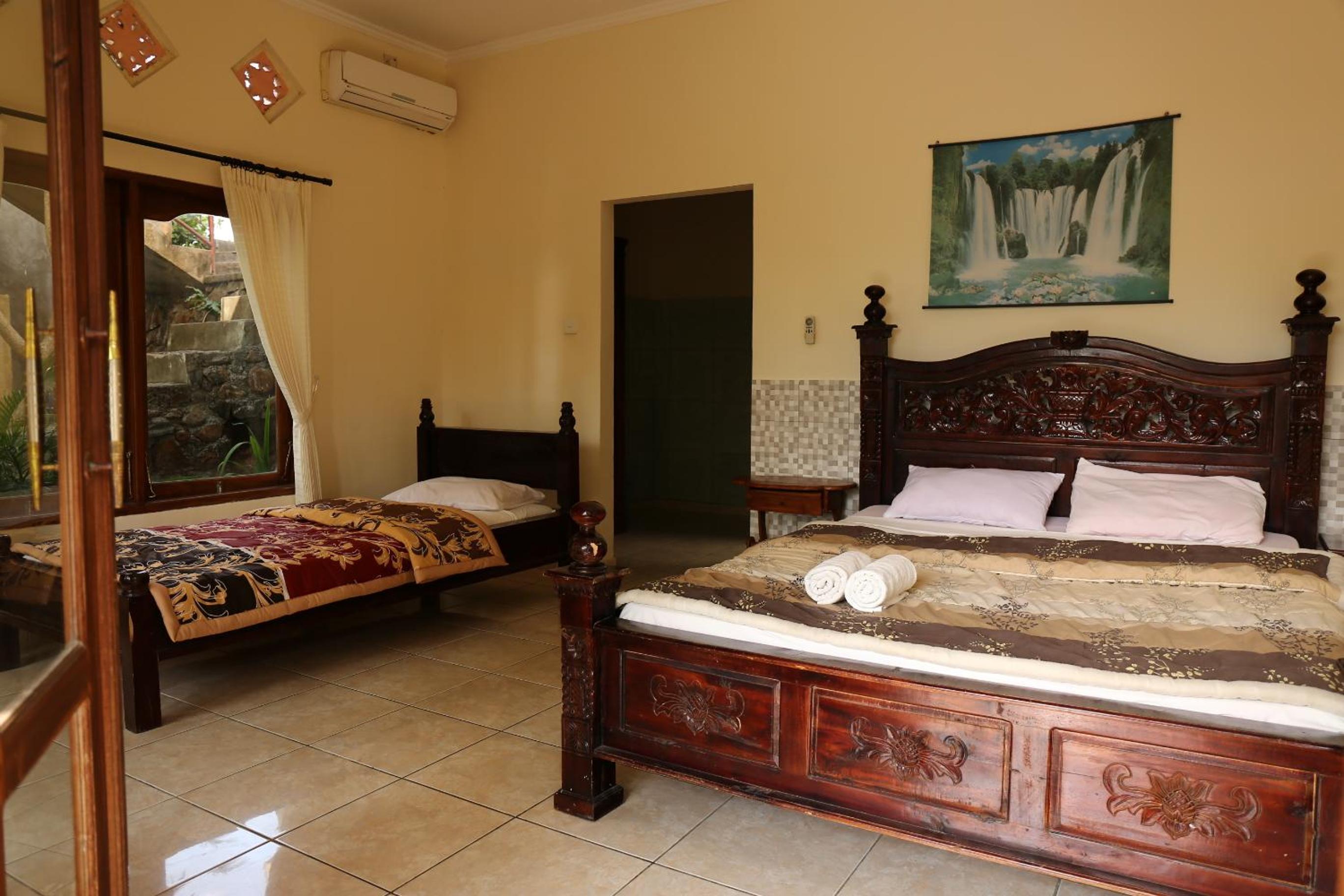 Triple Room with Pool View - Photo 2