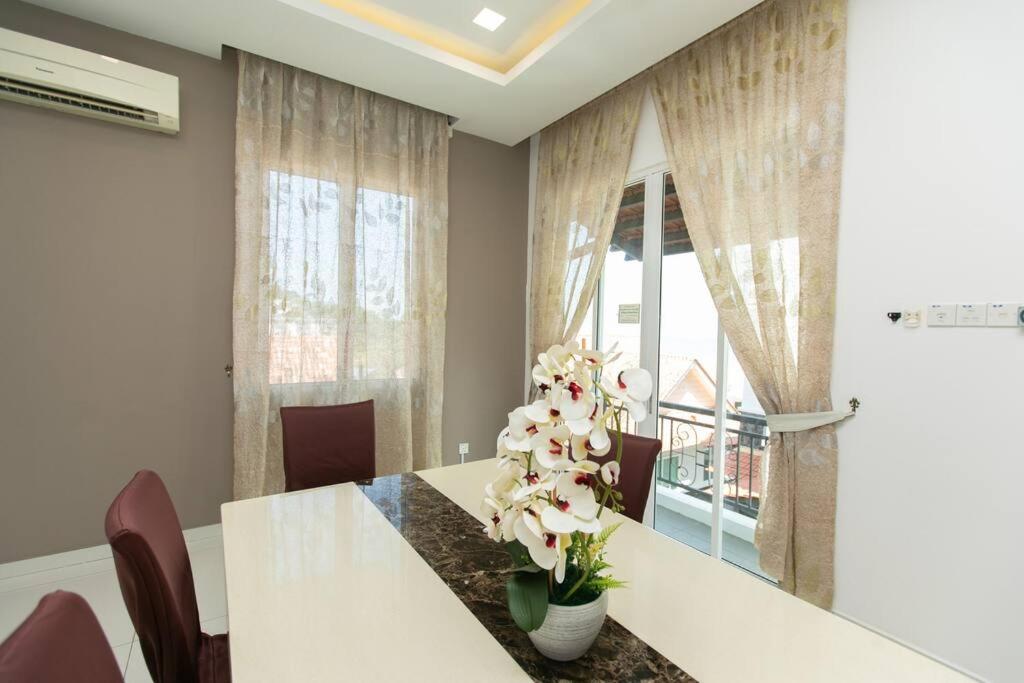 Villa photo 3