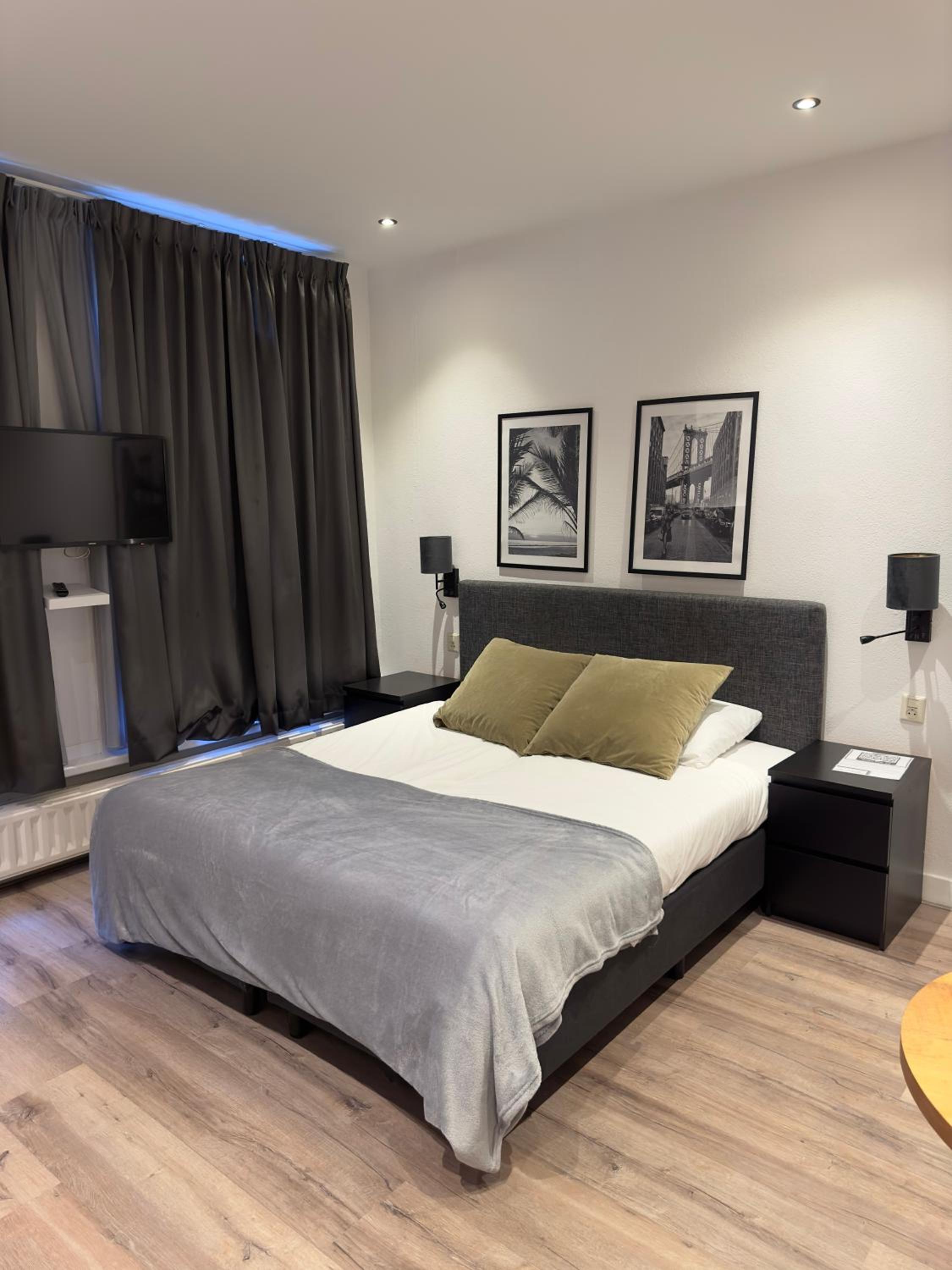 Twin Room with Private Bathroom